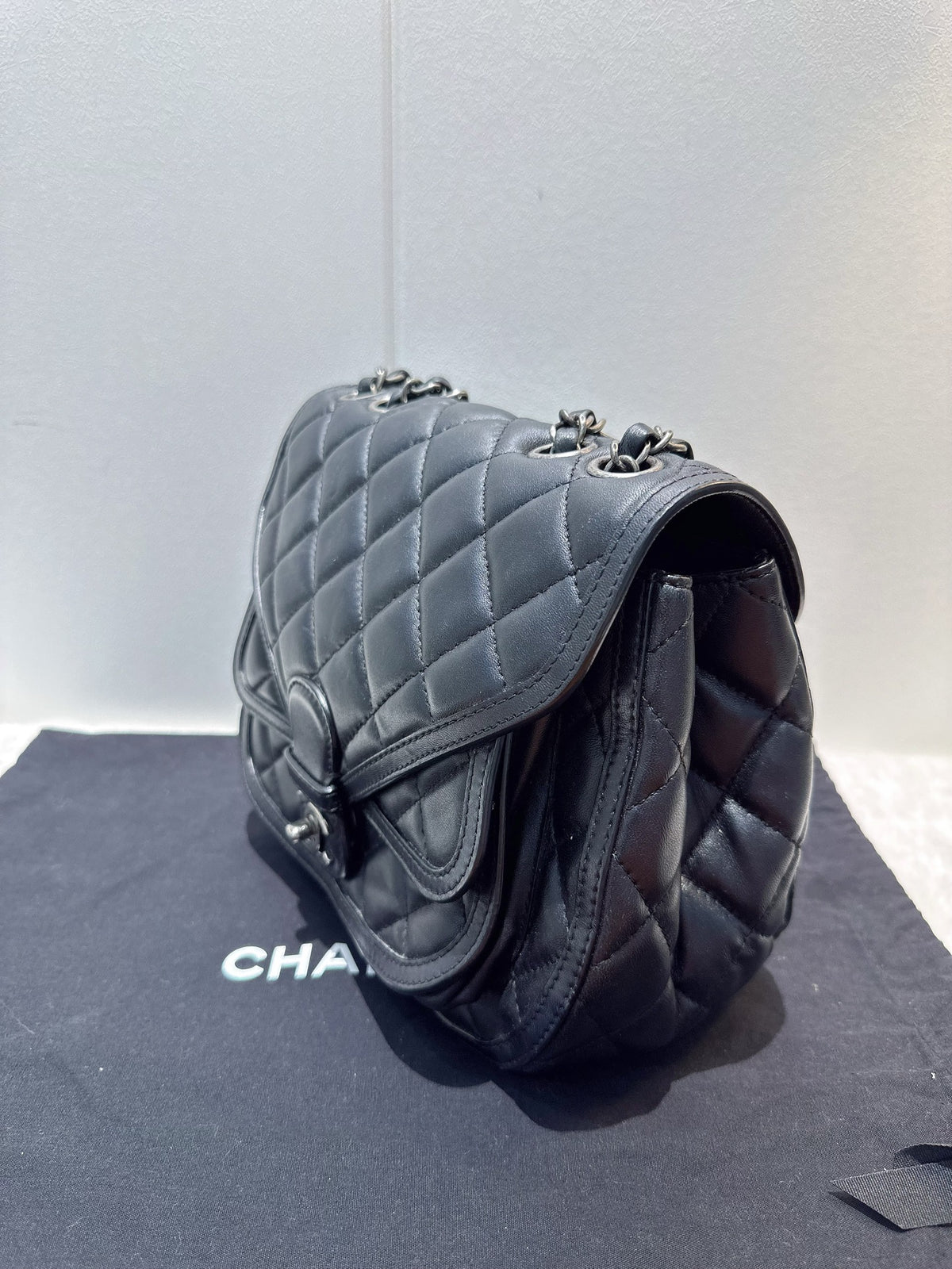Chanel - Other - Leather - Black - (medium)