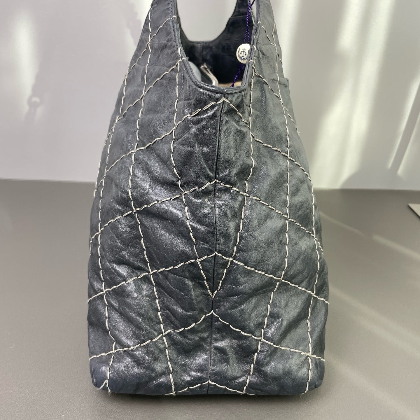 Chanel - Other - Leather - Black - (Medium)