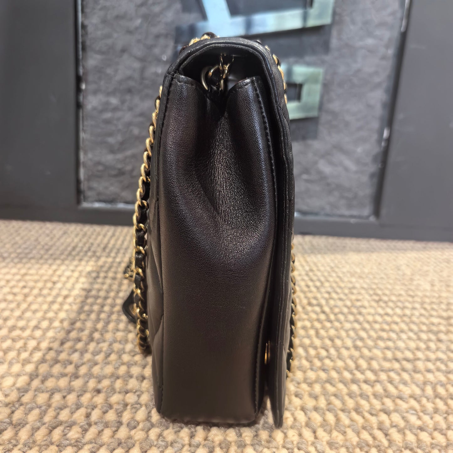 Chanel - Other - Leather - Black - (medium)