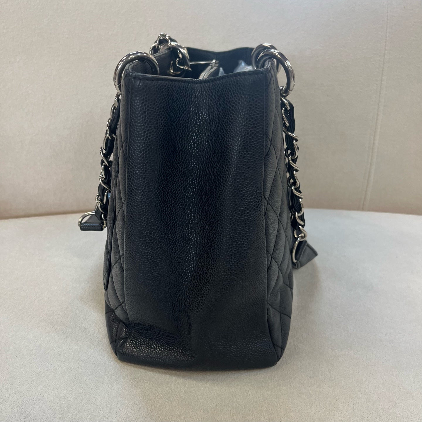 Chanel - Other - Leather - Black - (medium)