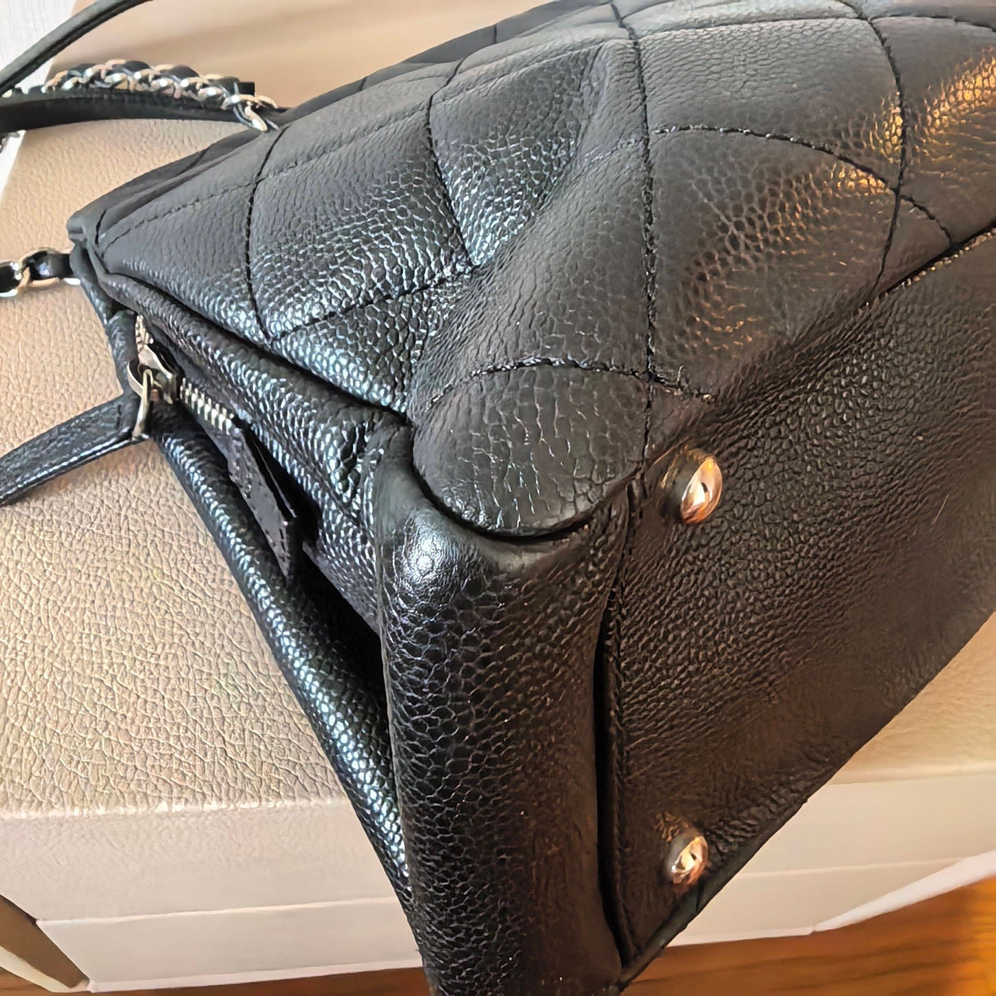 Chanel - Other - Leather - Black - (medium)