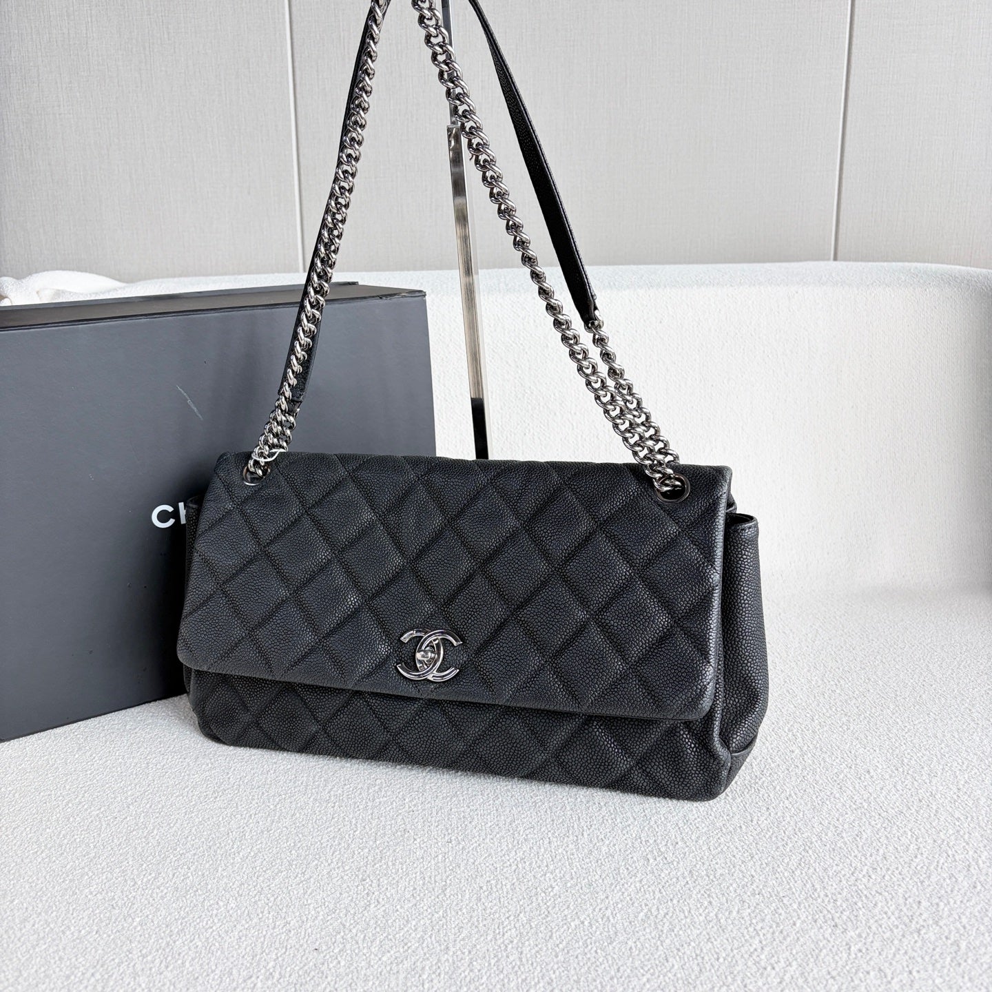 Chanel - Other - Leather - Black - (medium)