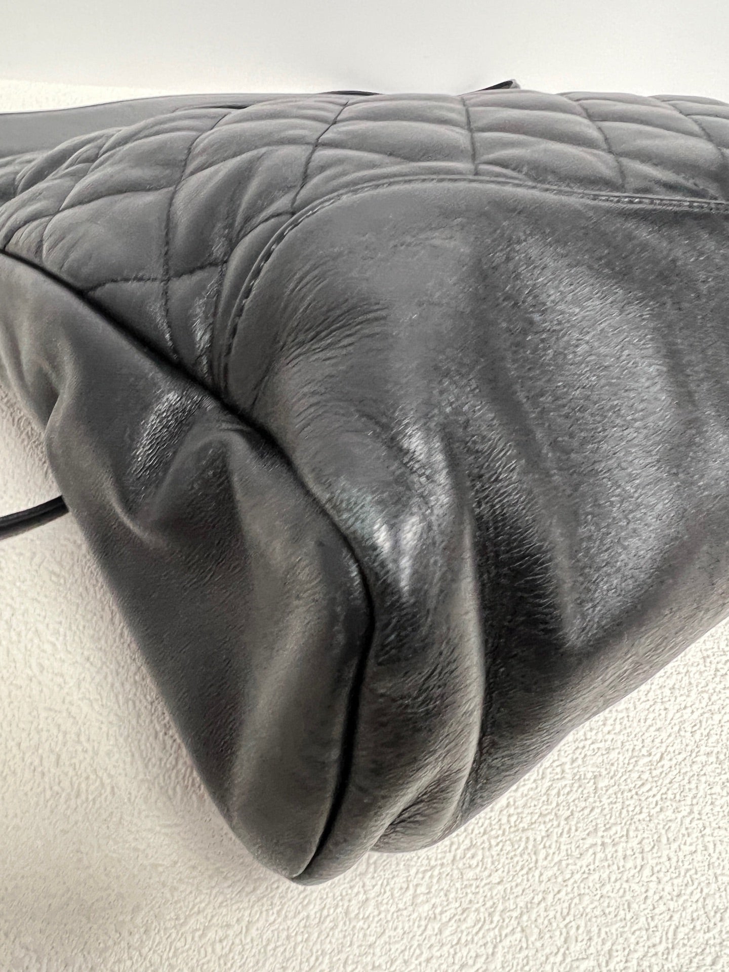Chanel - Other - Leather - Black - (medium)