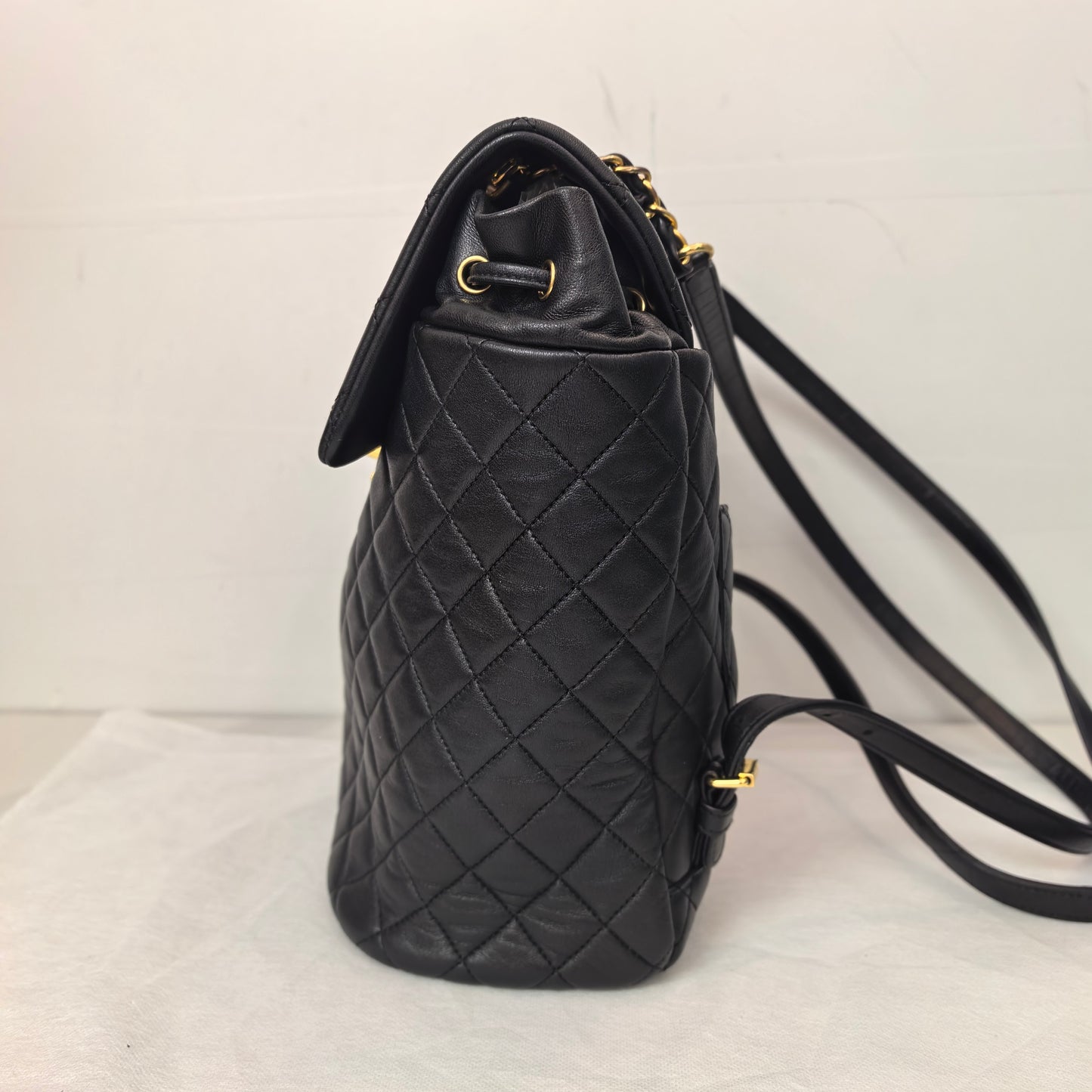 Chanel - Other - Leather - Black - (medium)