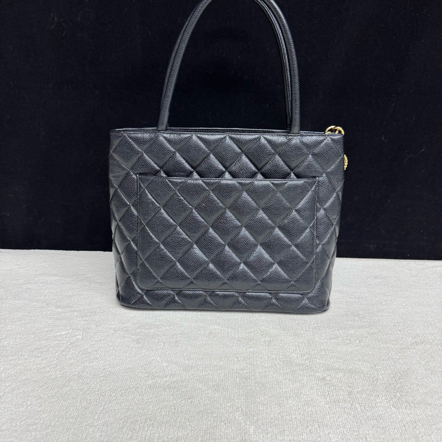 Chanel - Other - Leather - Black - (medium)