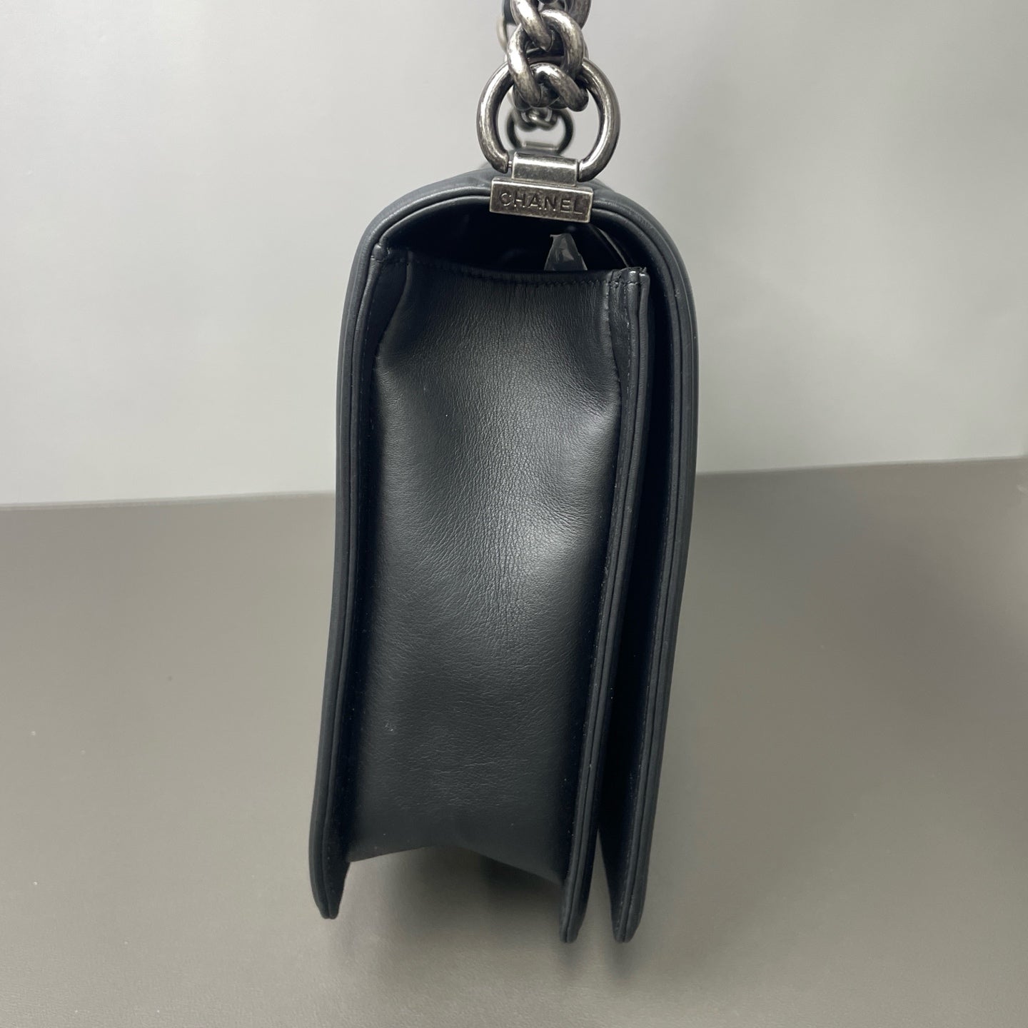 Chanel - Other - Leather - Black - (medium)