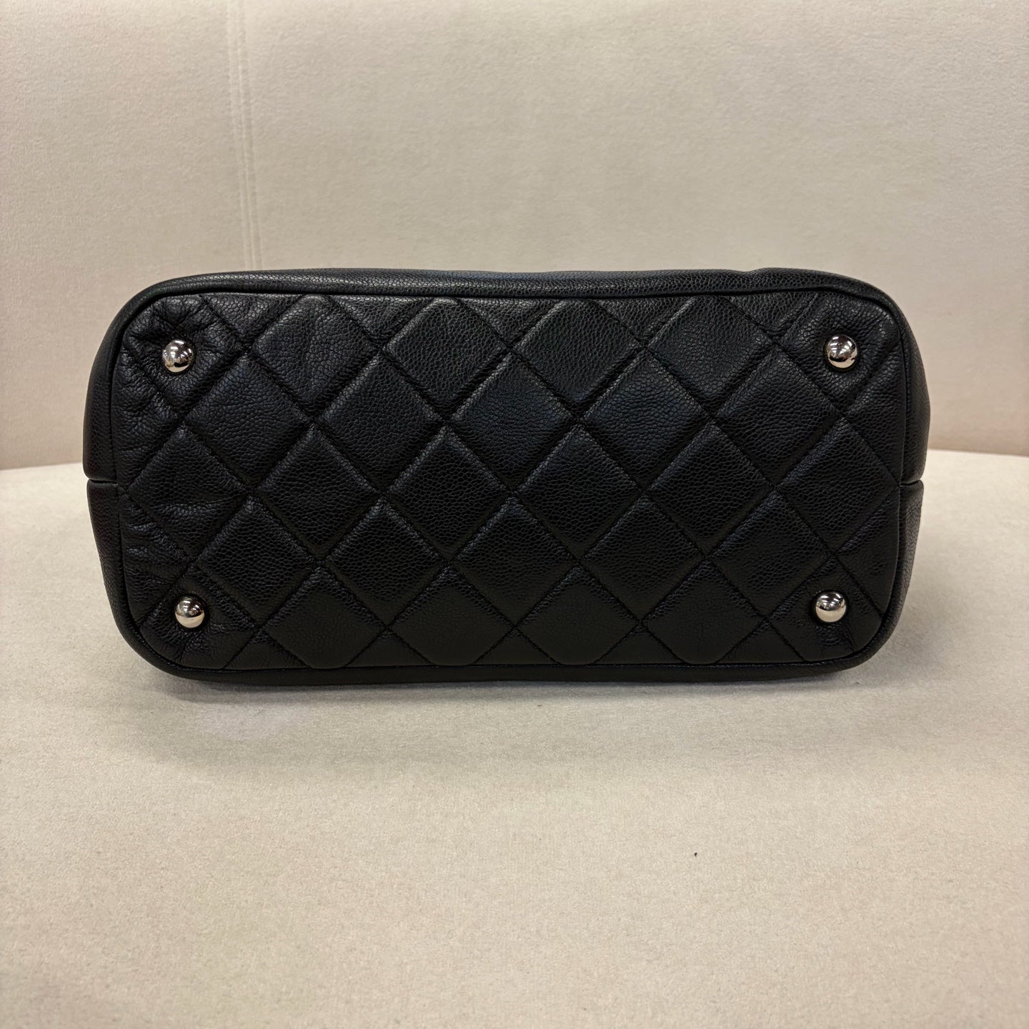 Chanel - Other - Leather - Black - (medium)