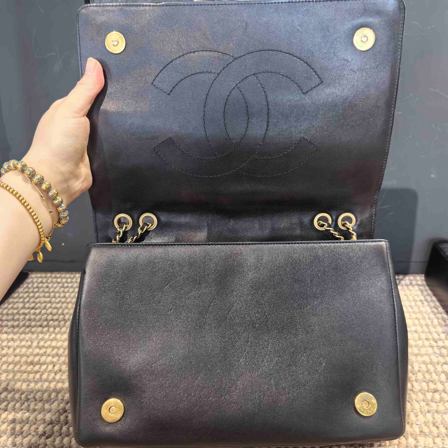 Chanel - Other - Leather - Black - (medium)
