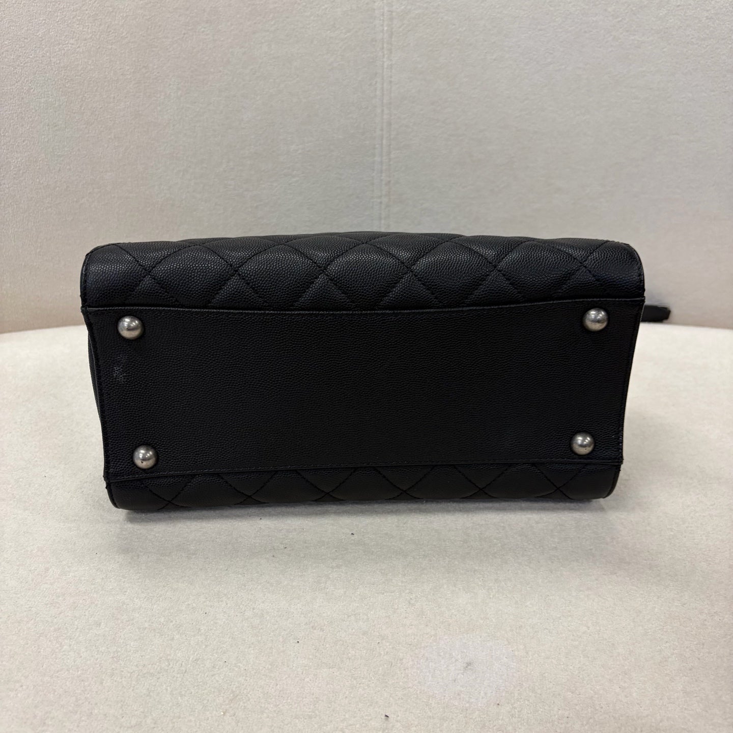 Chanel - Other - Leather - Black - (medium)