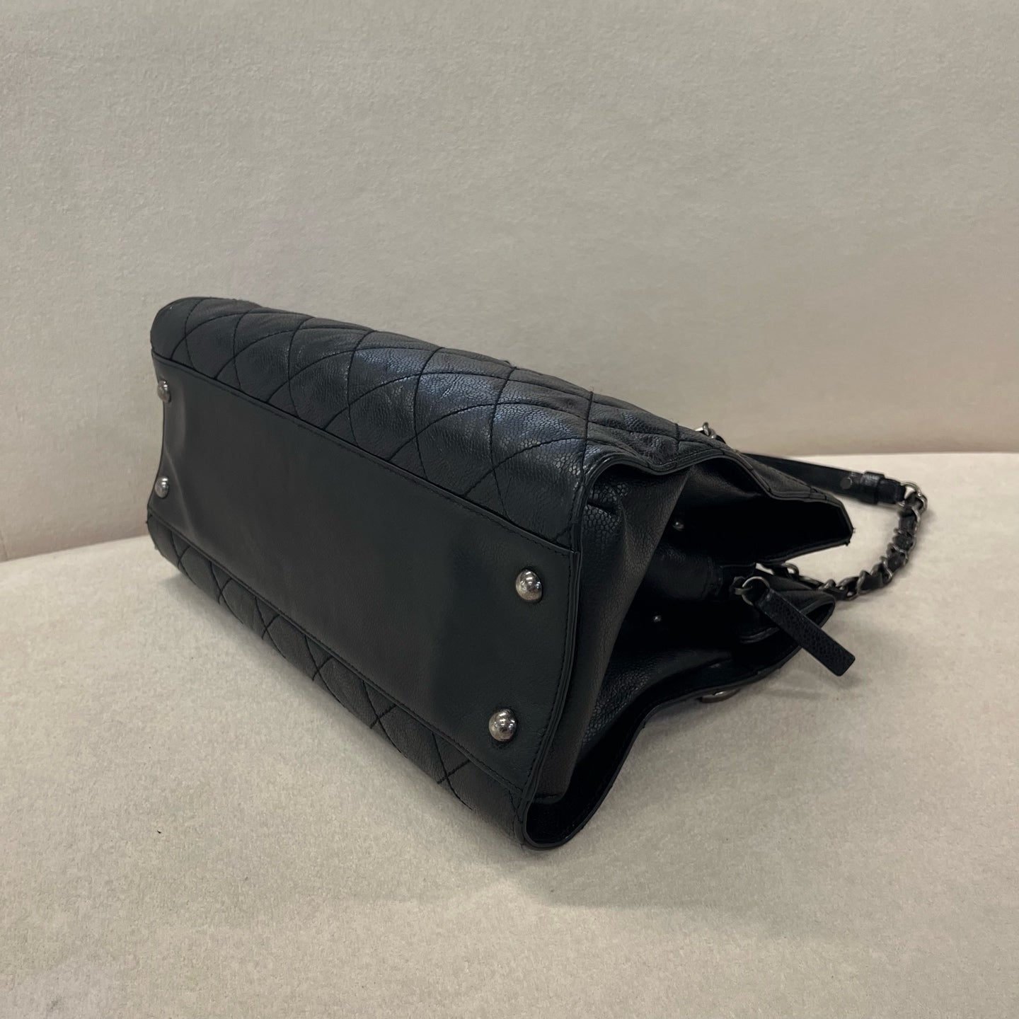 Chanel - Other - Leather - Black - (medium)