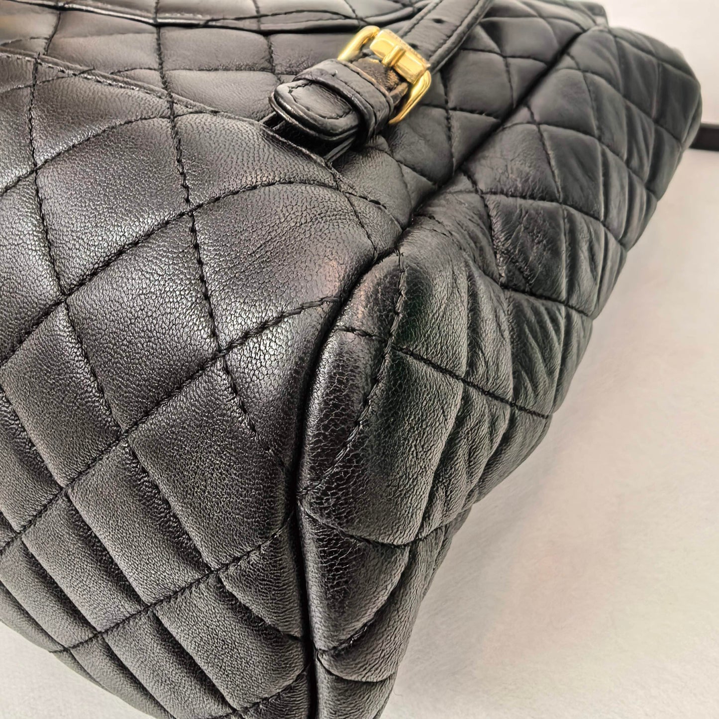 Chanel - Other - Leather - Black - (medium)