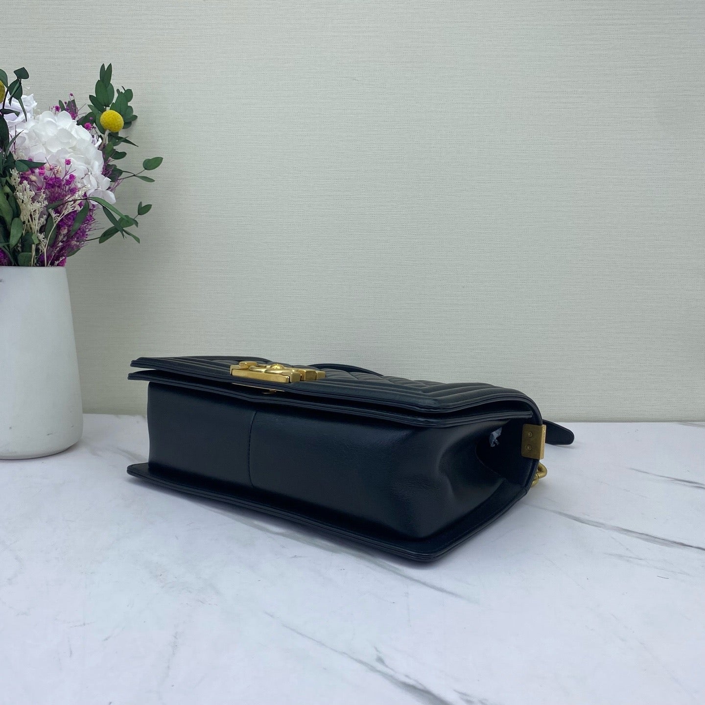 Chanel - Other - Leather - Black - (medium)