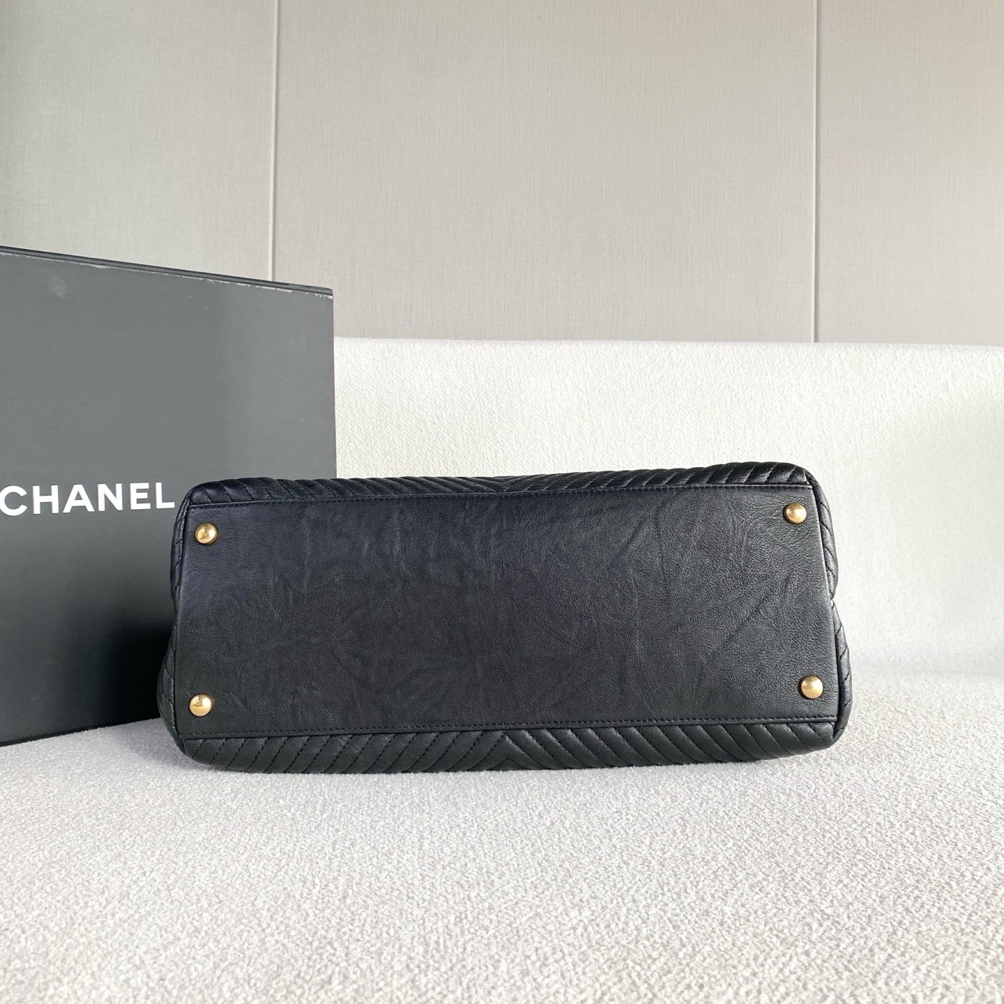 Chanel - Other - Leather - Black - (medium)