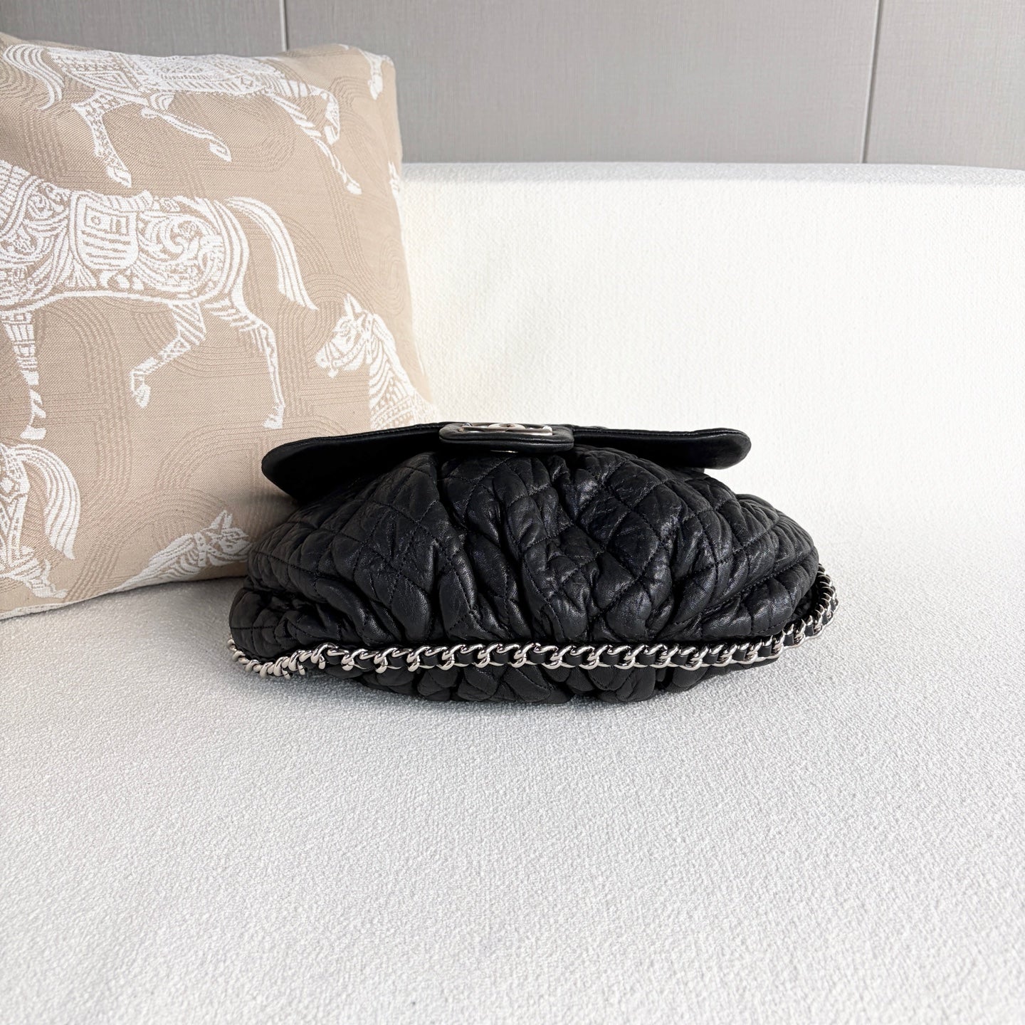 Chanel - Other - Leather - Black - (medium)