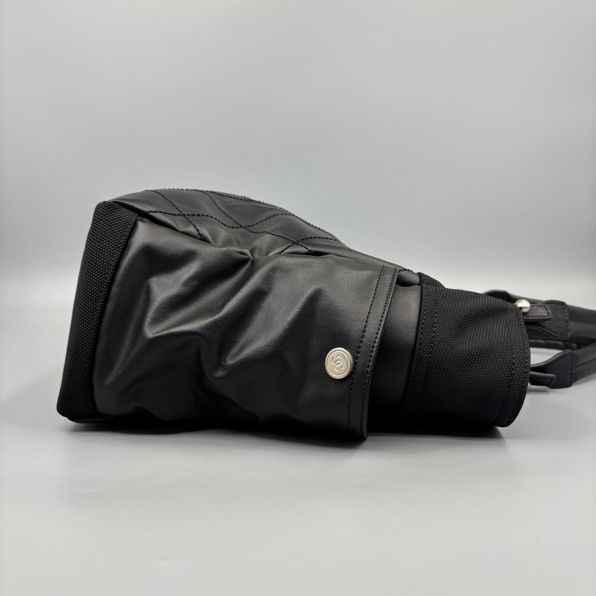 Chanel - Other - Leather - Black - (medium)