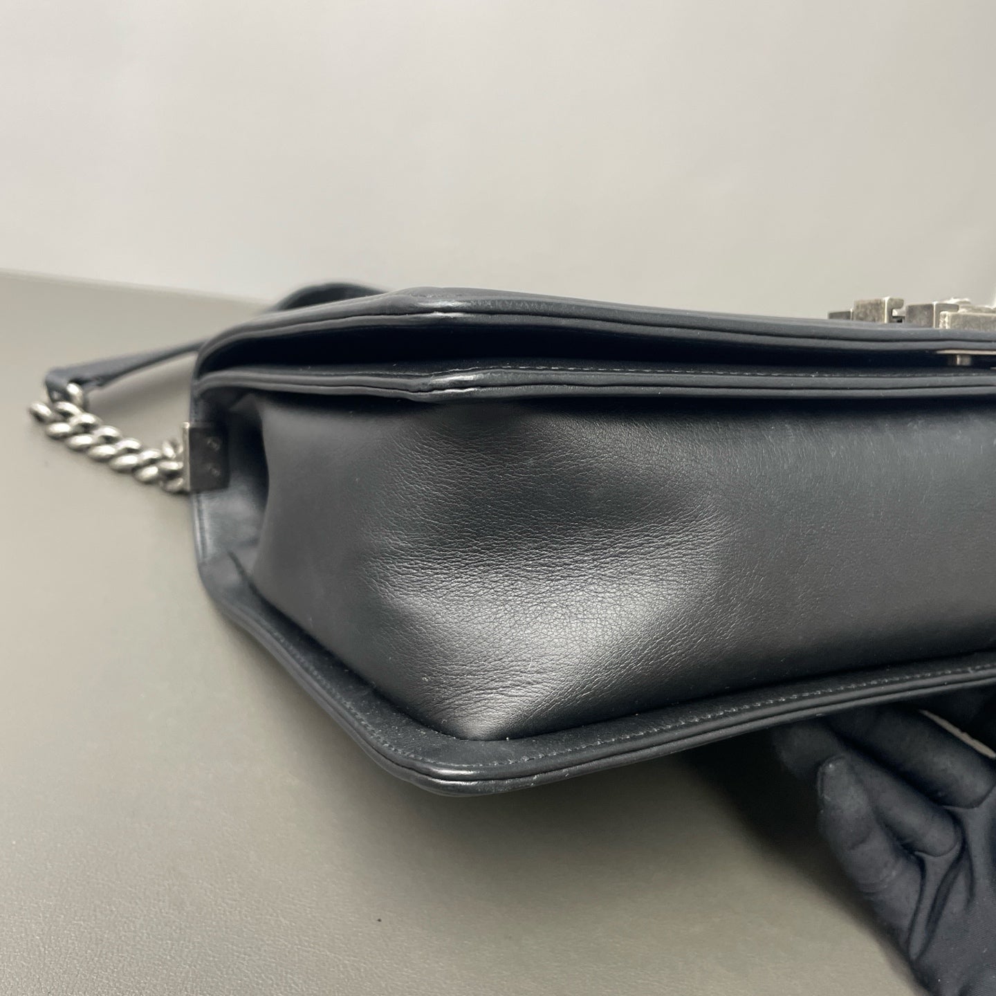 Chanel - Other - Leather - Black - (medium)