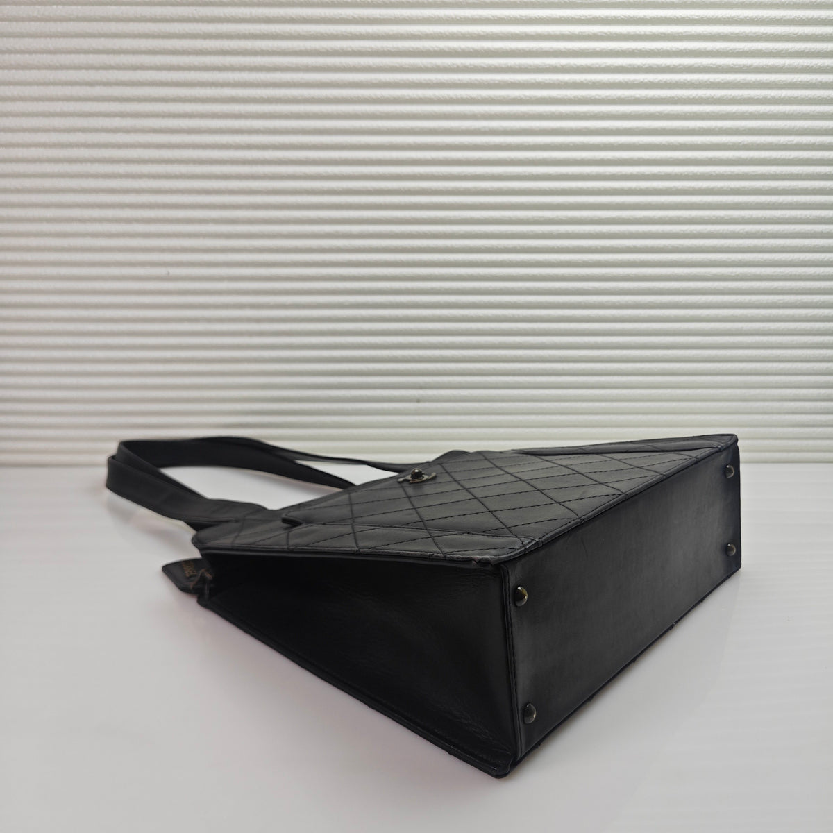 Chanel - Other - Leather - Black - (medium)