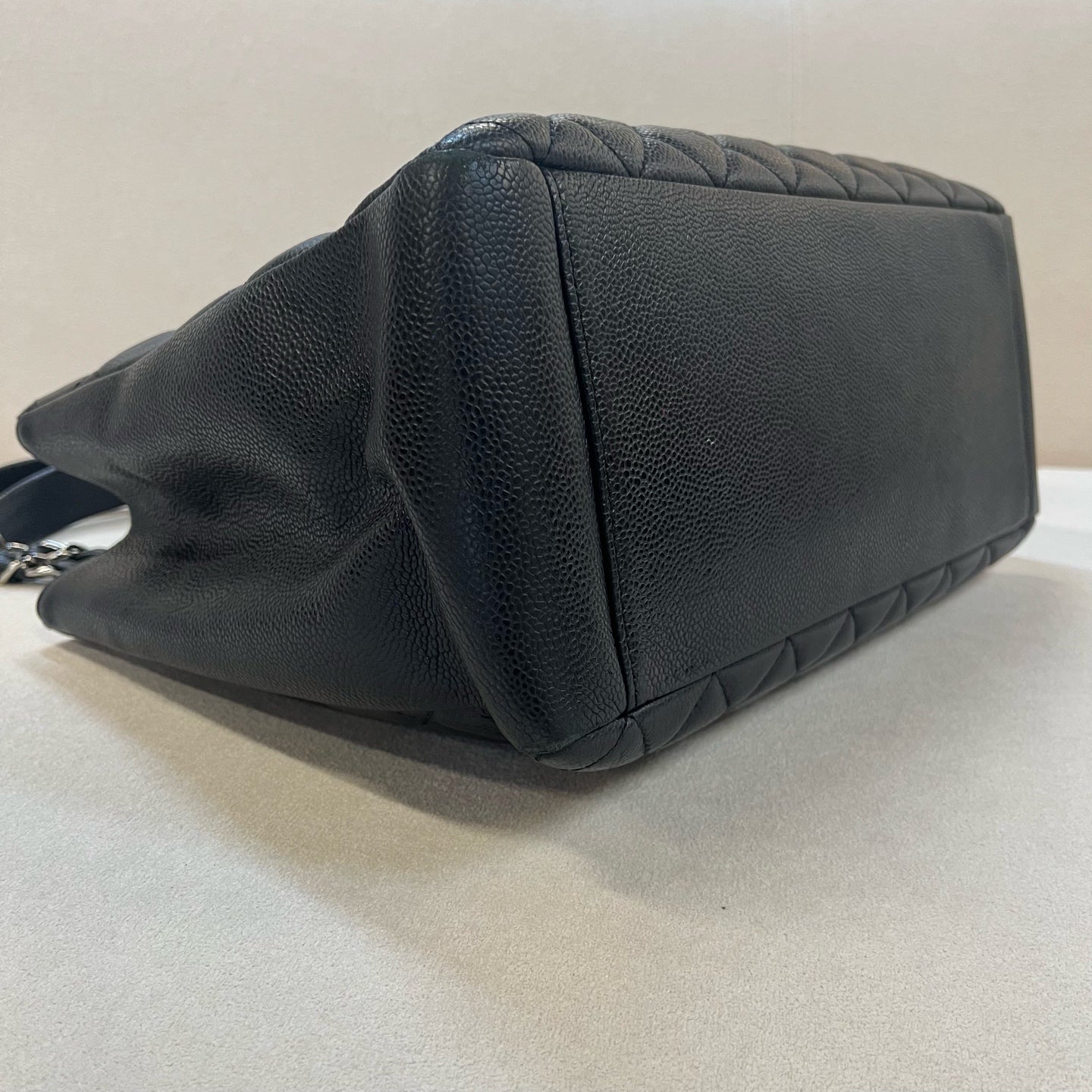 Chanel - Other - Leather - Black - (medium)