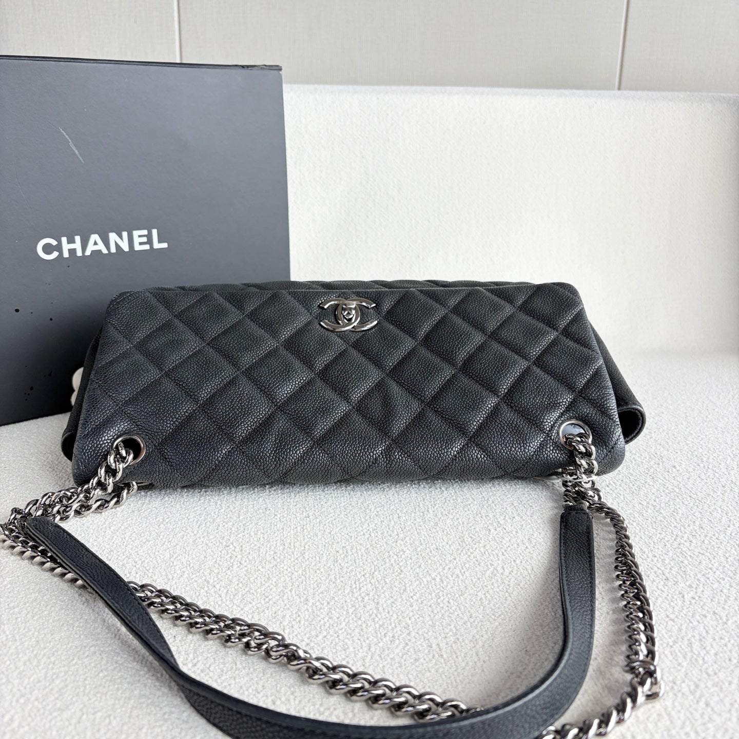 Chanel - Other - Leather - Black - (medium)