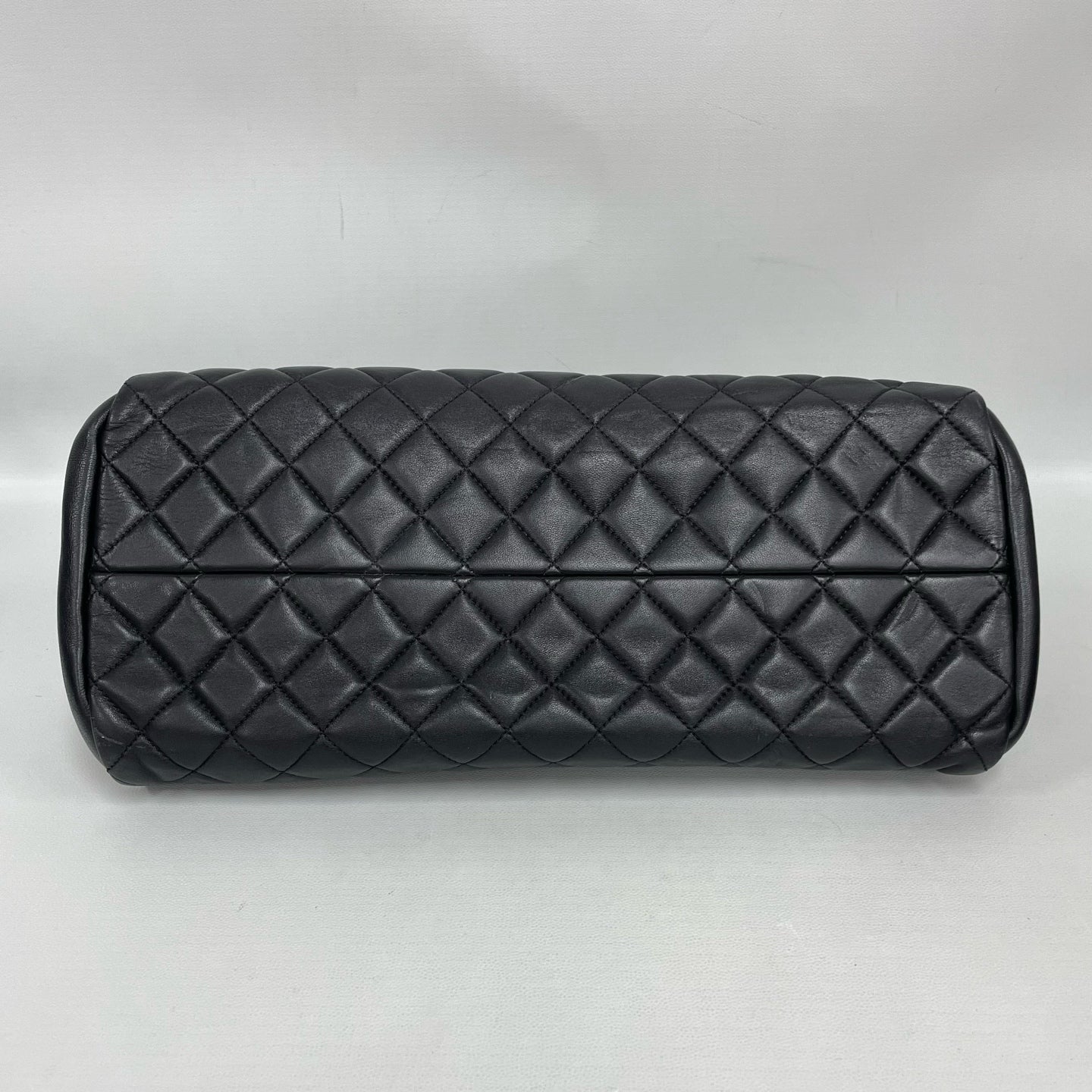 Chanel - Other - Leather - Black - (medium)