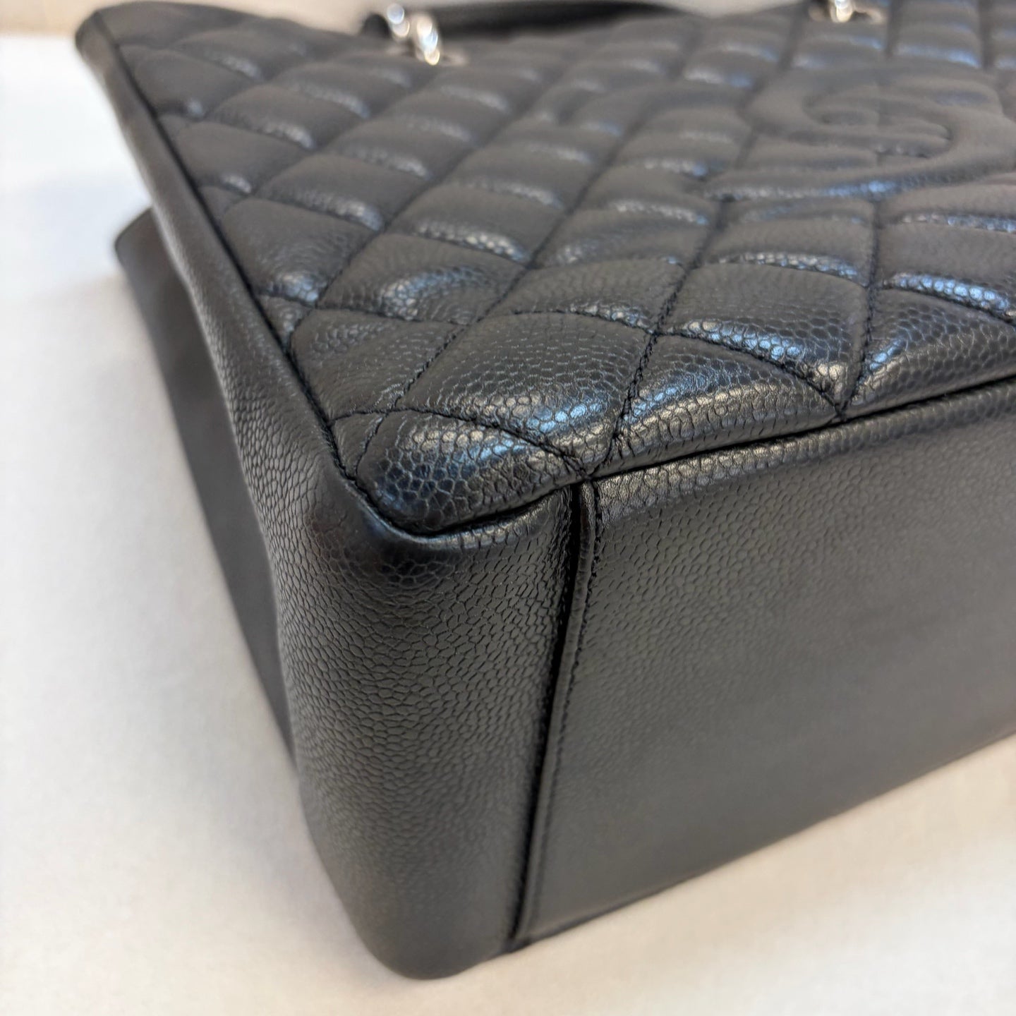 Chanel - Other - Leather - Black - (medium)