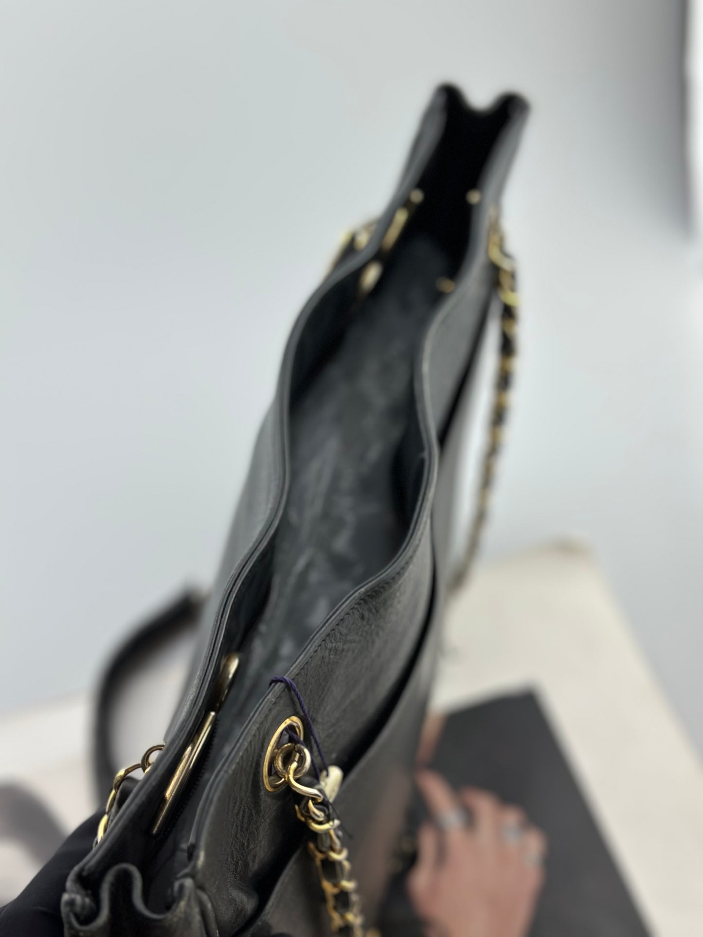 Chanel - Other - Leather - Black - (medium)