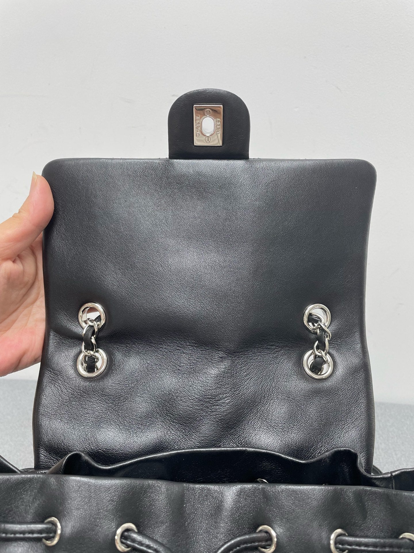 Chanel - Other - Leather - Black - (medium)