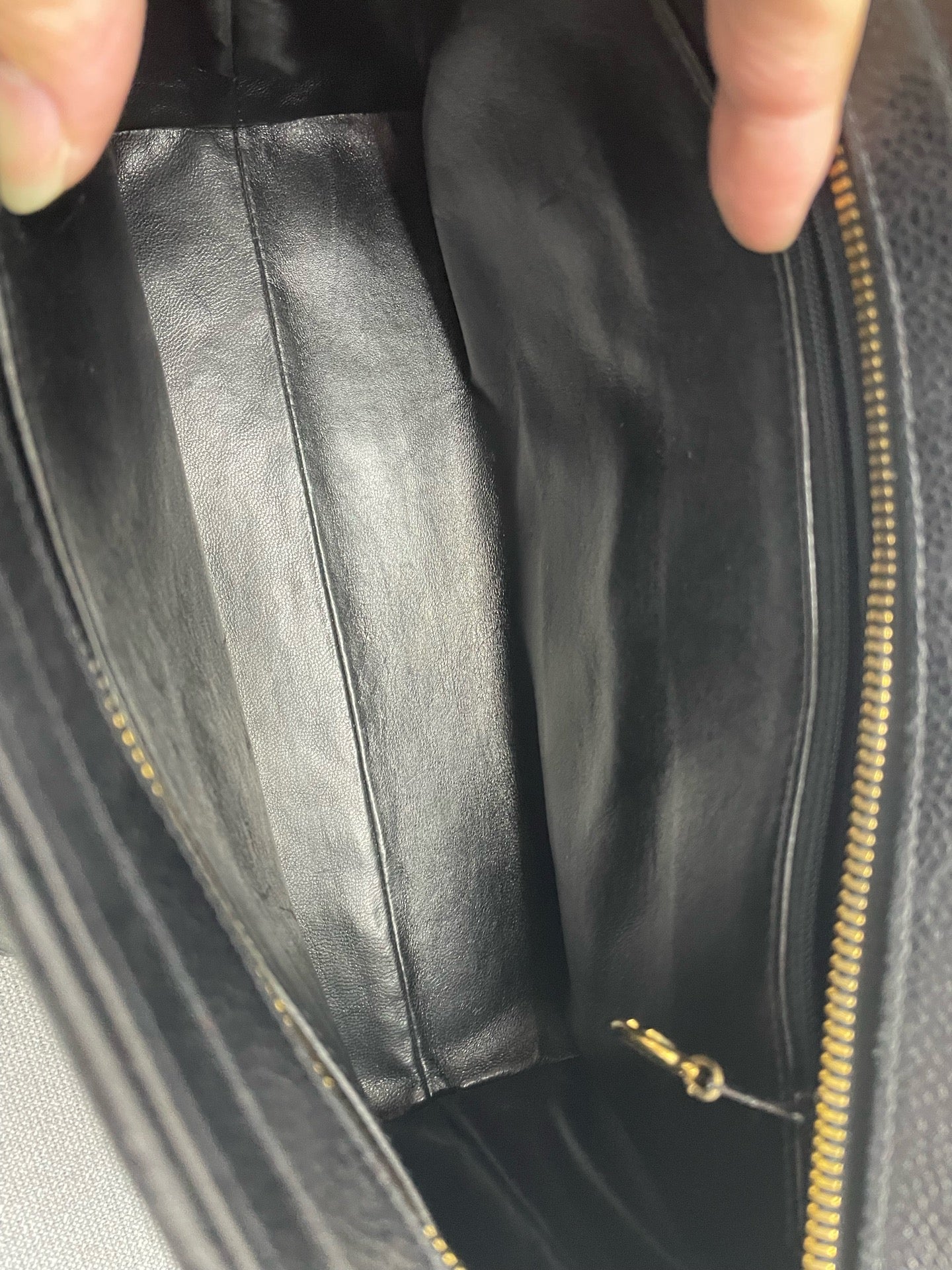Chanel - Other - Leather - Black - (medium)
