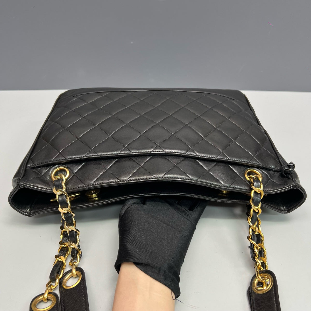 Chanel - Other - Leather - Black - (medium)