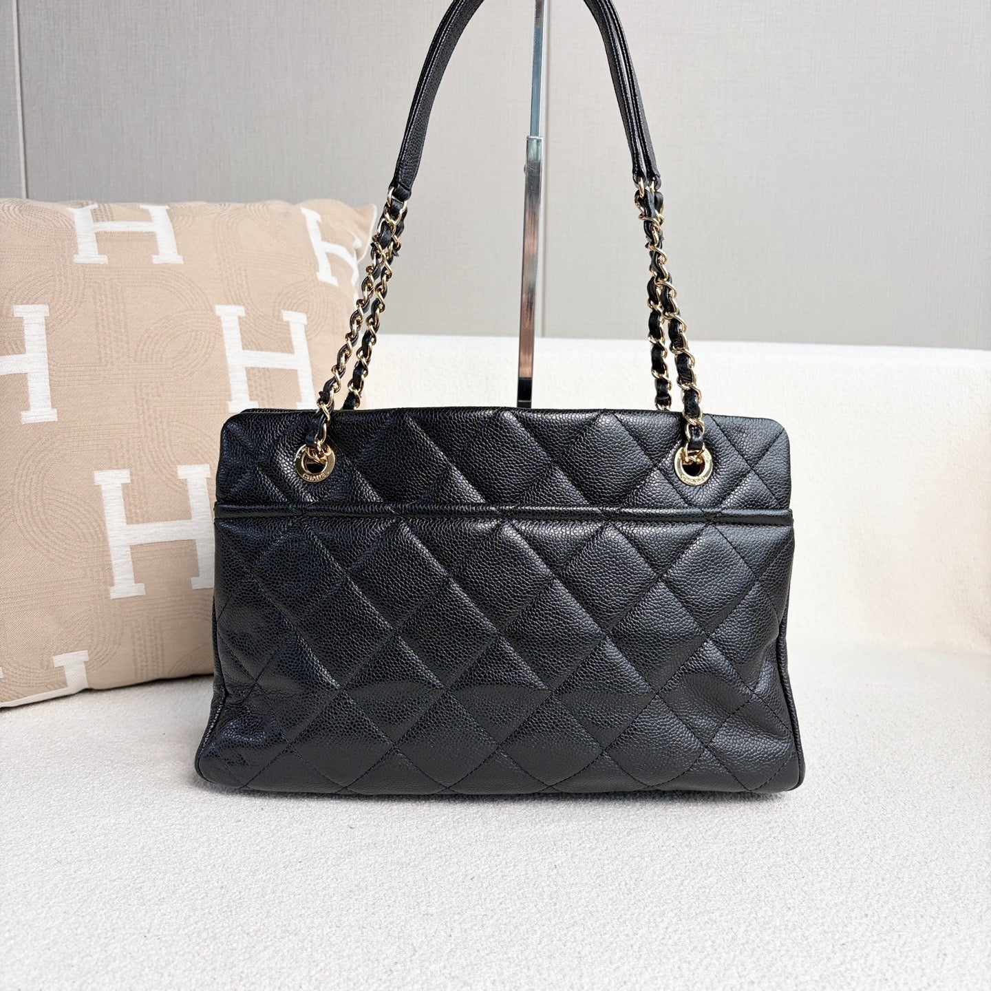 Chanel - Other - Leather - Black - (medium)