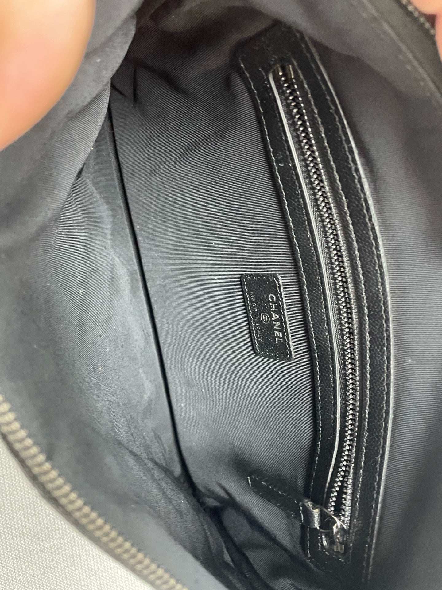 Chanel - Other - Leather - Black - (medium)