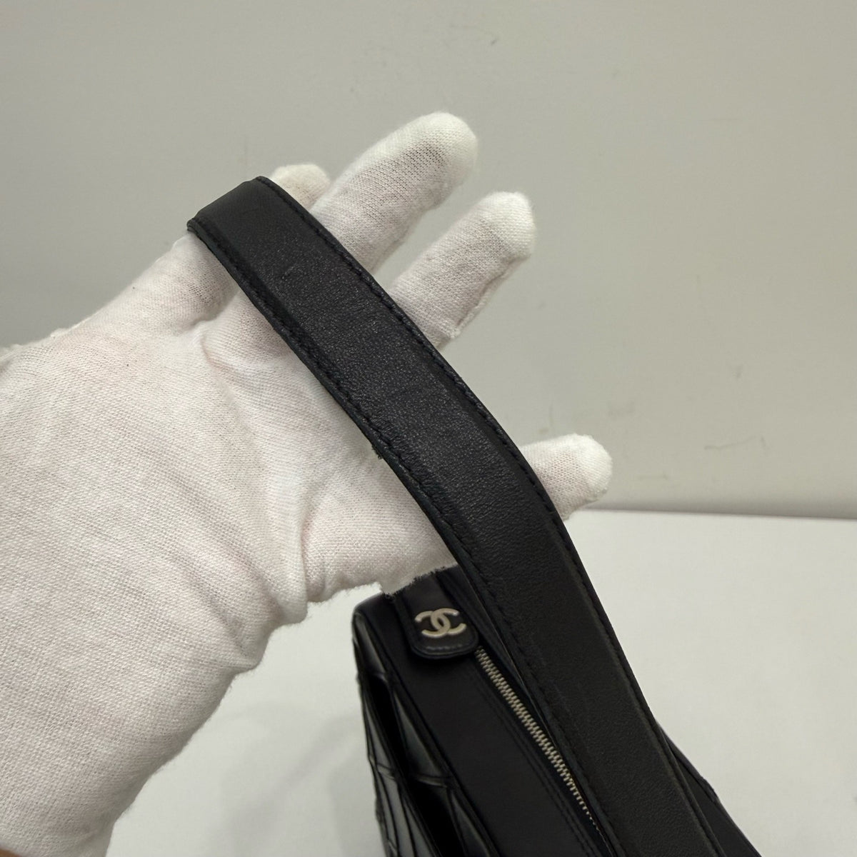 Chanel - Other - Leather - Black - (medium)
