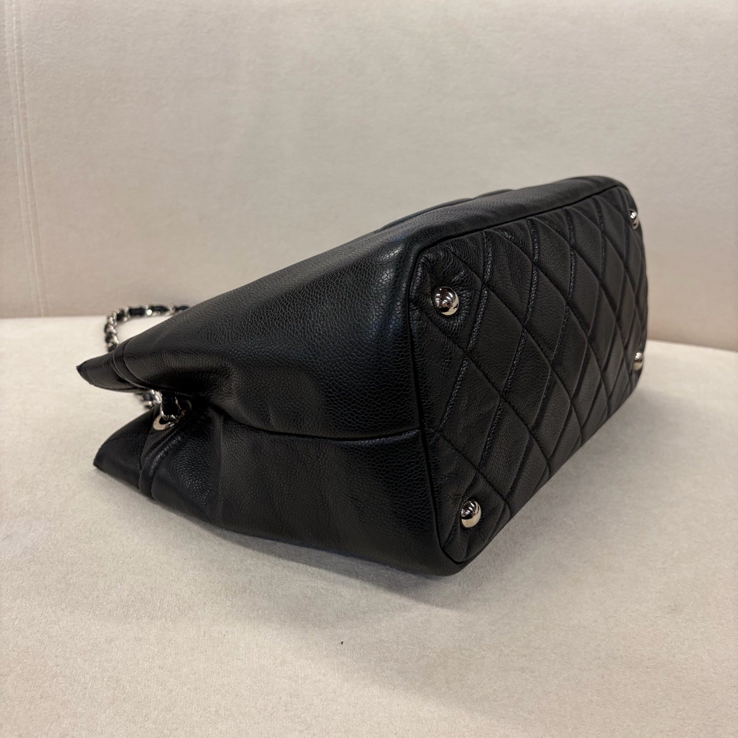 Chanel - Other - Leather - Black - (medium)