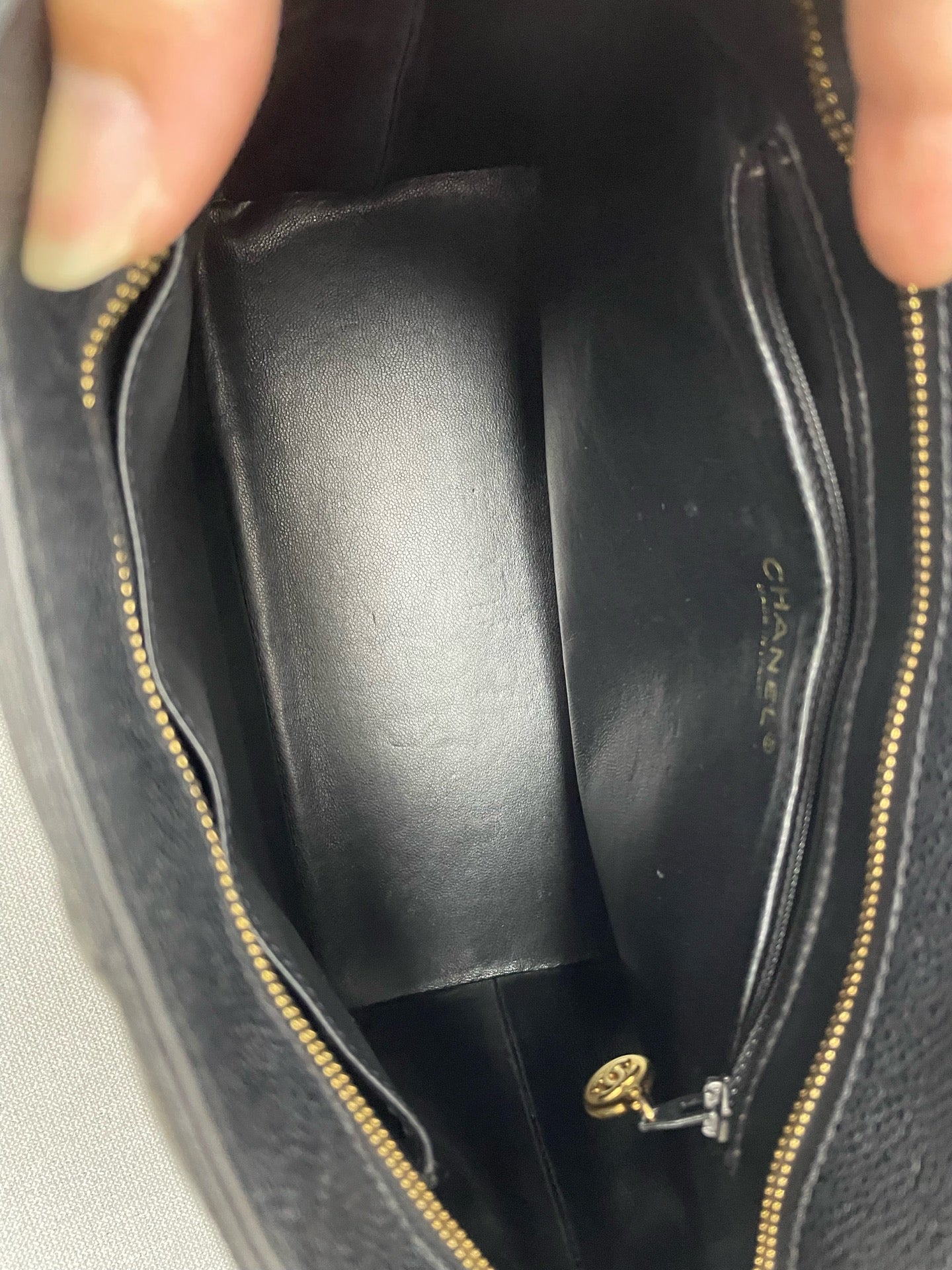 Chanel - Other - Leather - Black - (medium)