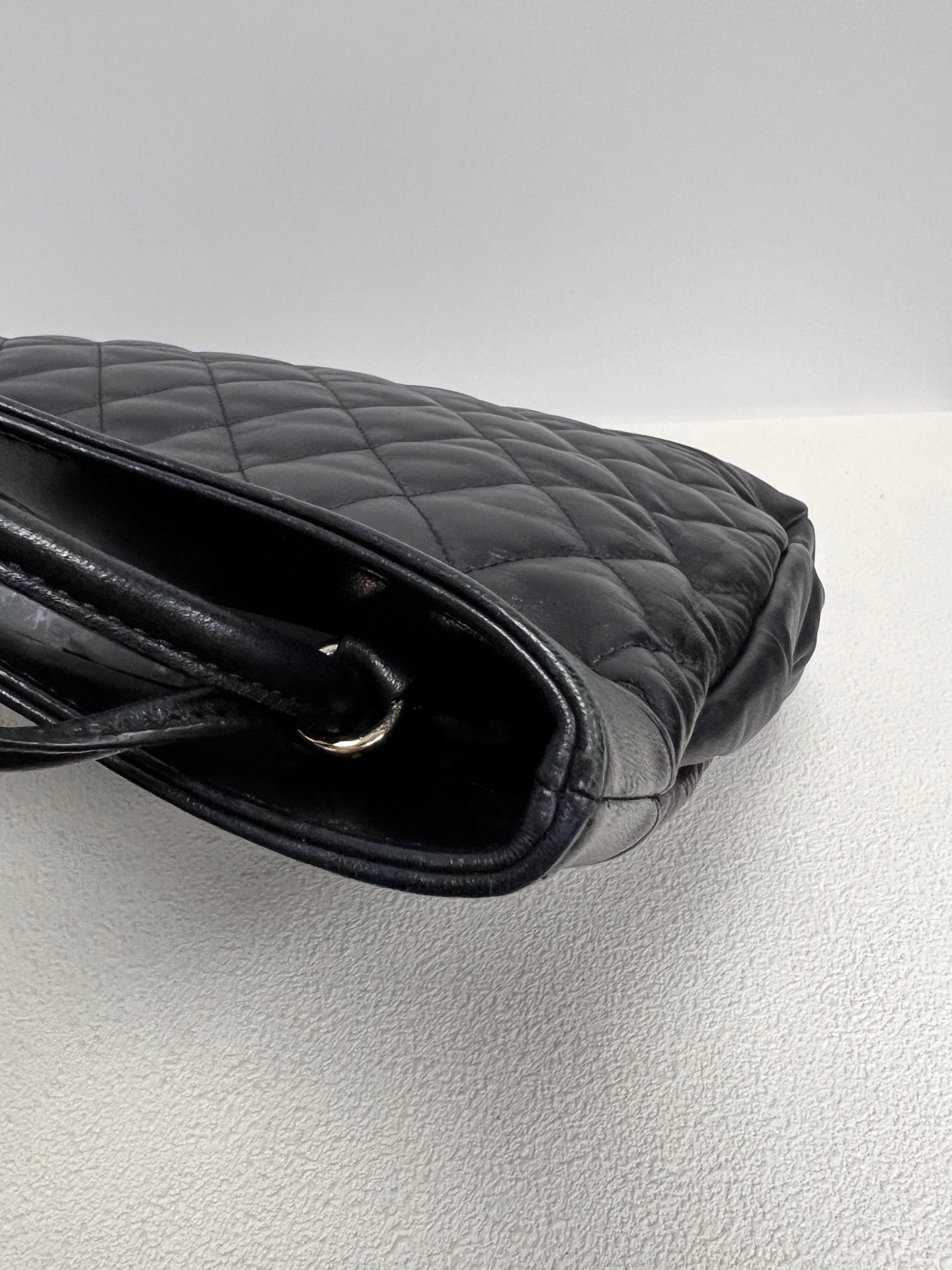 Chanel - Other - Leather - Black - (medium)