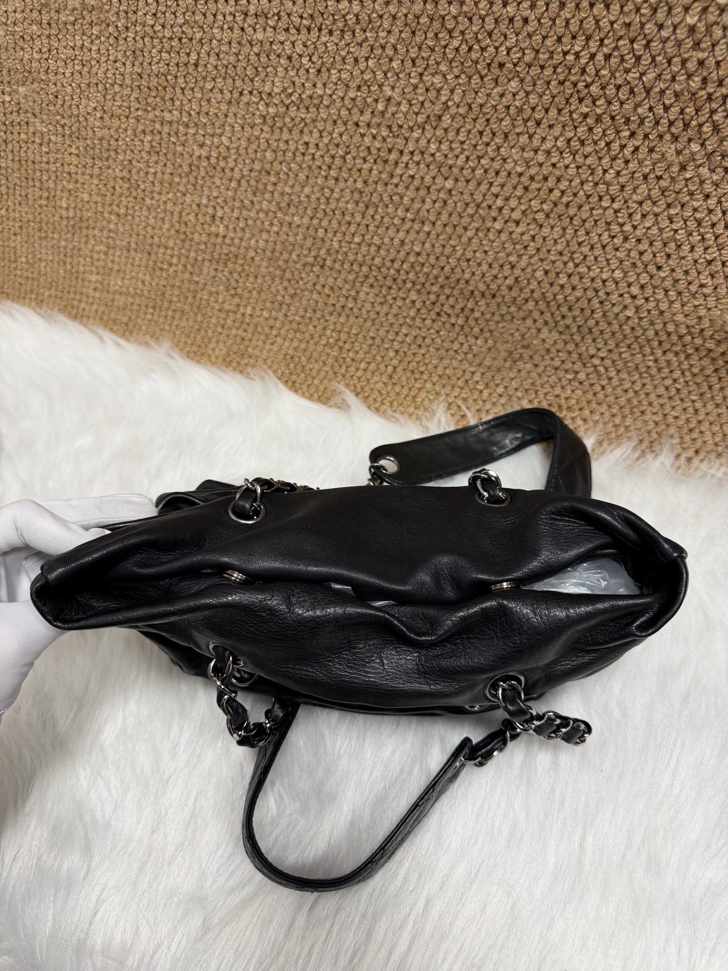 Chanel - Other - Leather - Black - (medium)