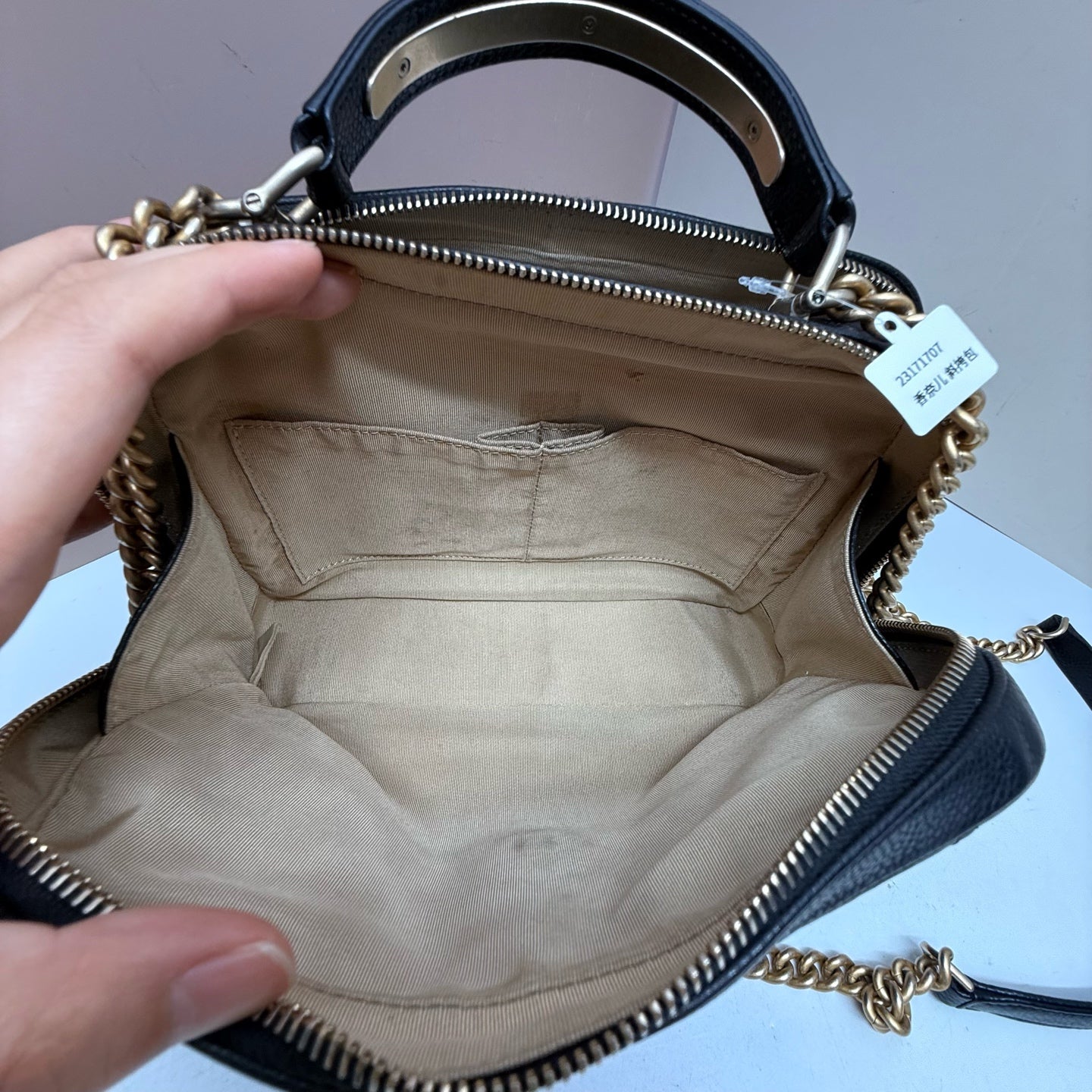 Chanel - Other - Leather - Black - (medium)