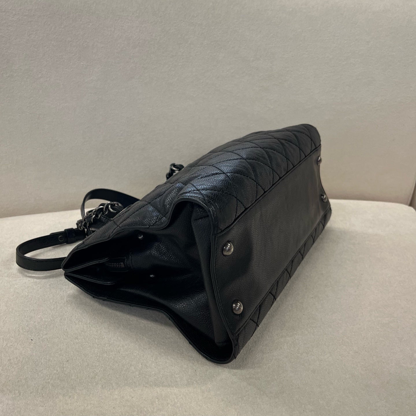 Chanel - Other - Leather - Black - (medium)