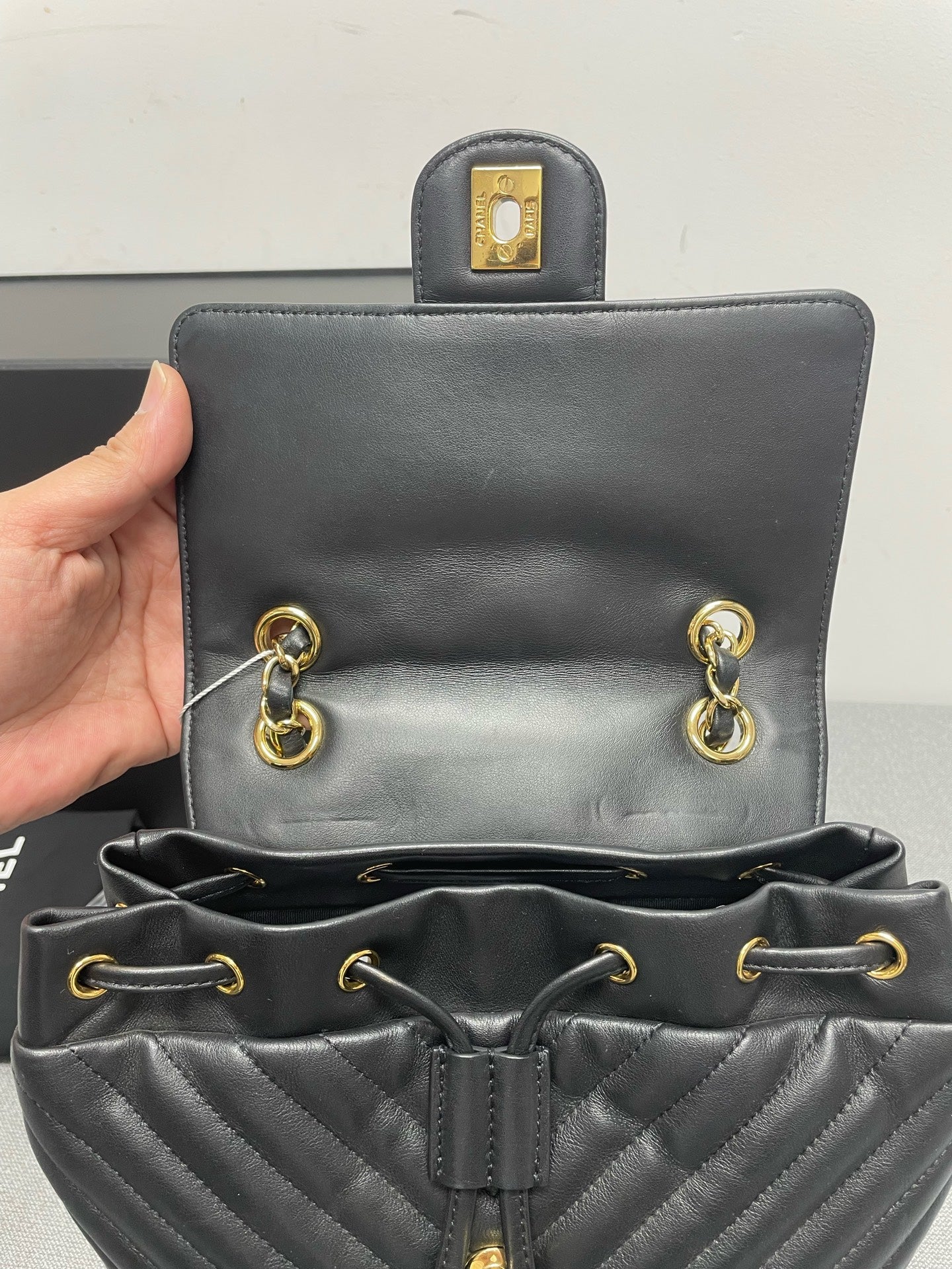 Chanel - Other - Leather - Black - (medium)