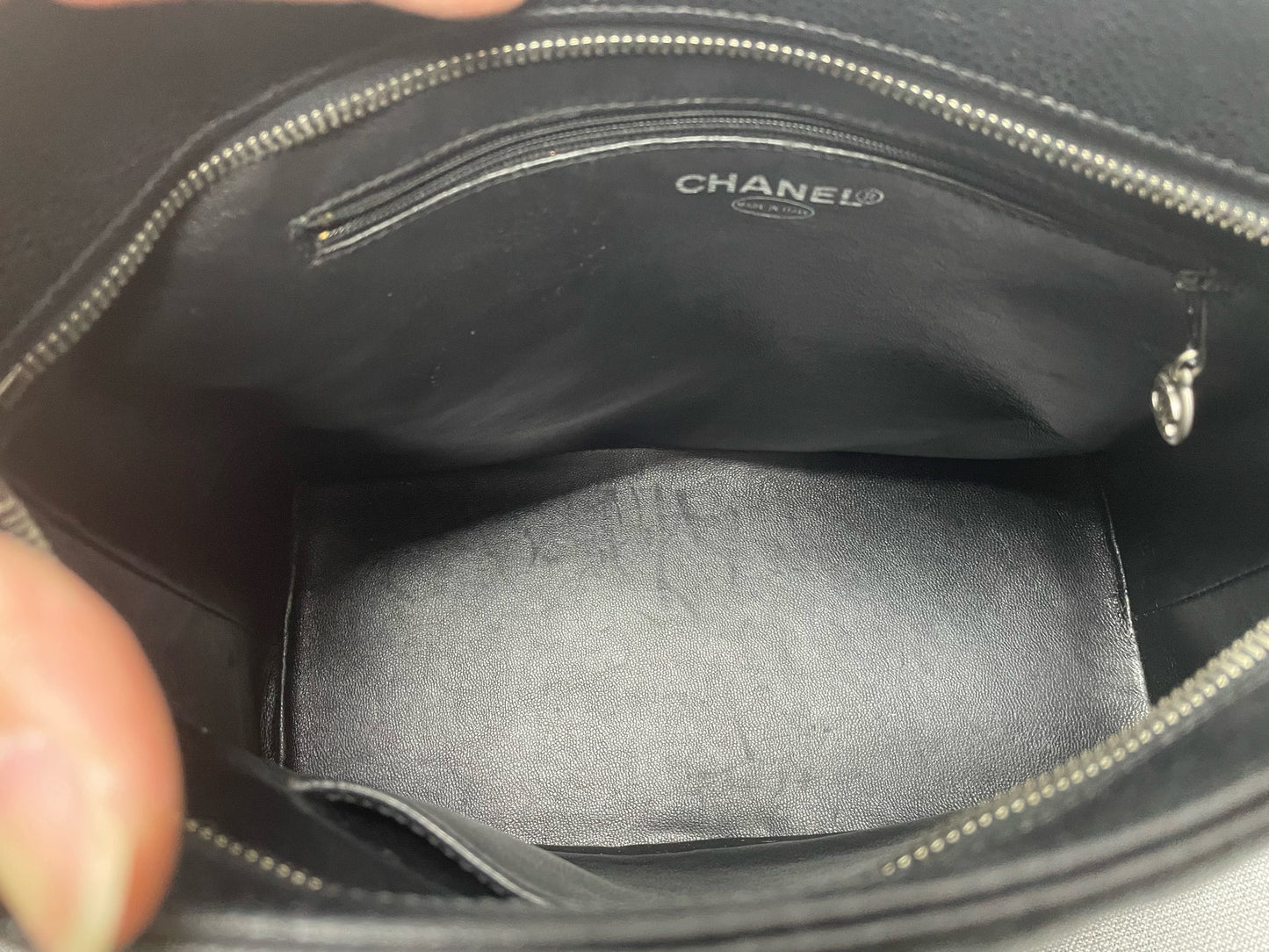 Chanel - Other - Leather - Black - (medium)