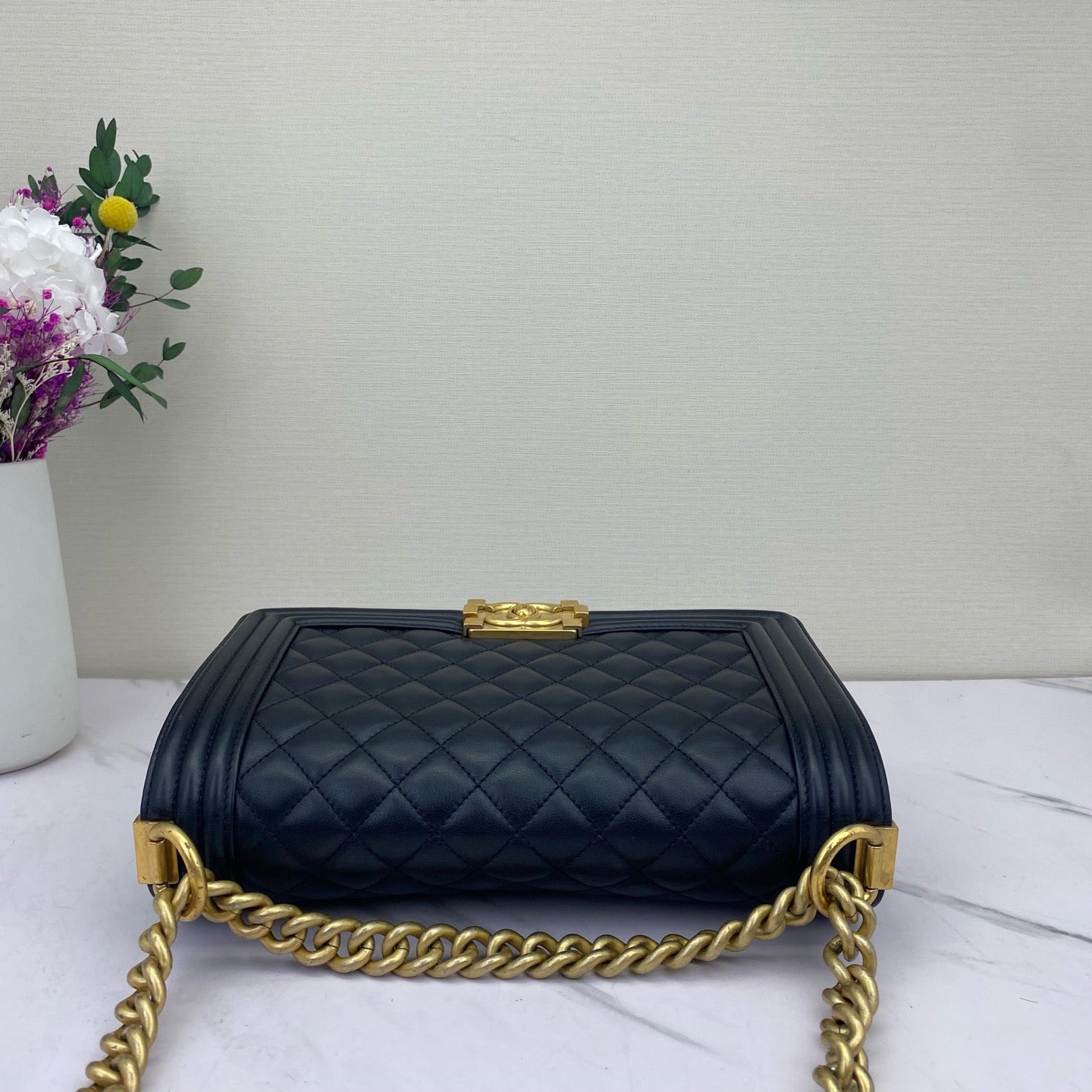 Chanel - Other - Leather - Black - (medium)