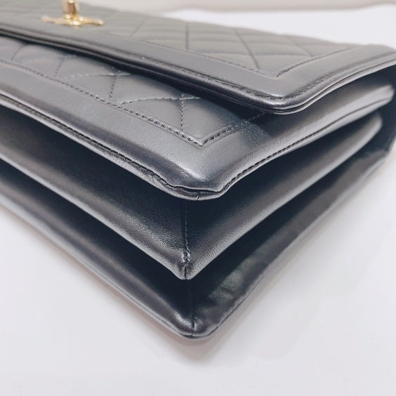 Chanel - Other - Leather - Black - (medium)