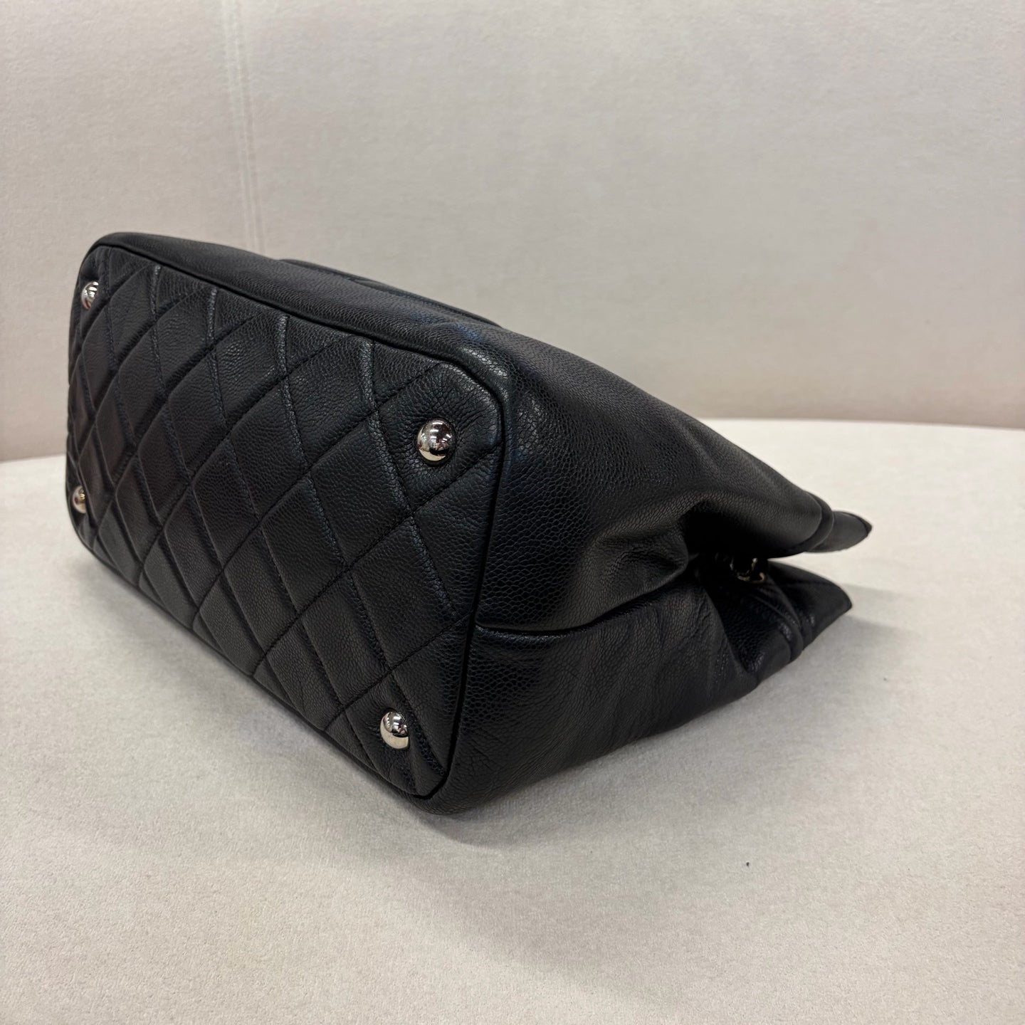 Chanel - Other - Leather - Black - (medium)