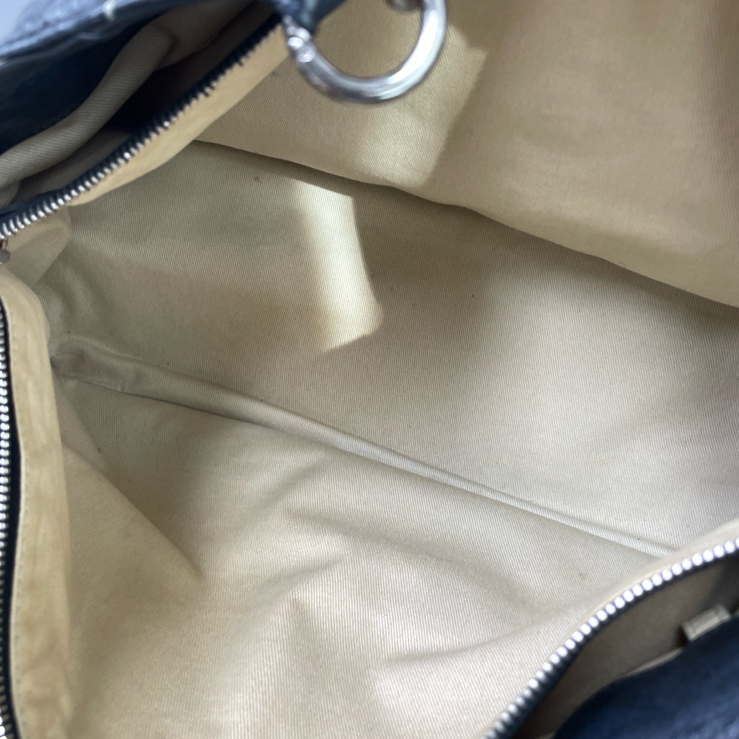 Chanel - Other - Leather - Black - (Medium)