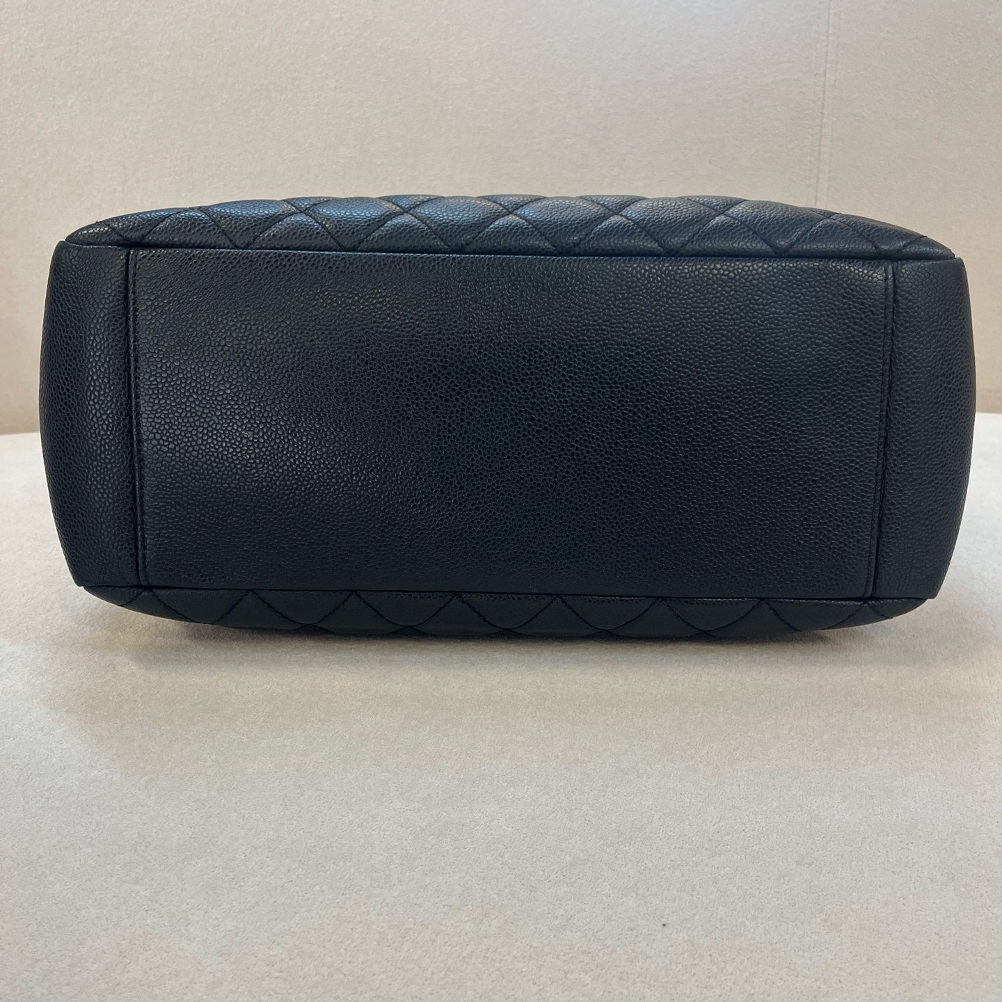 Chanel - Other - Leather - Black - (medium)