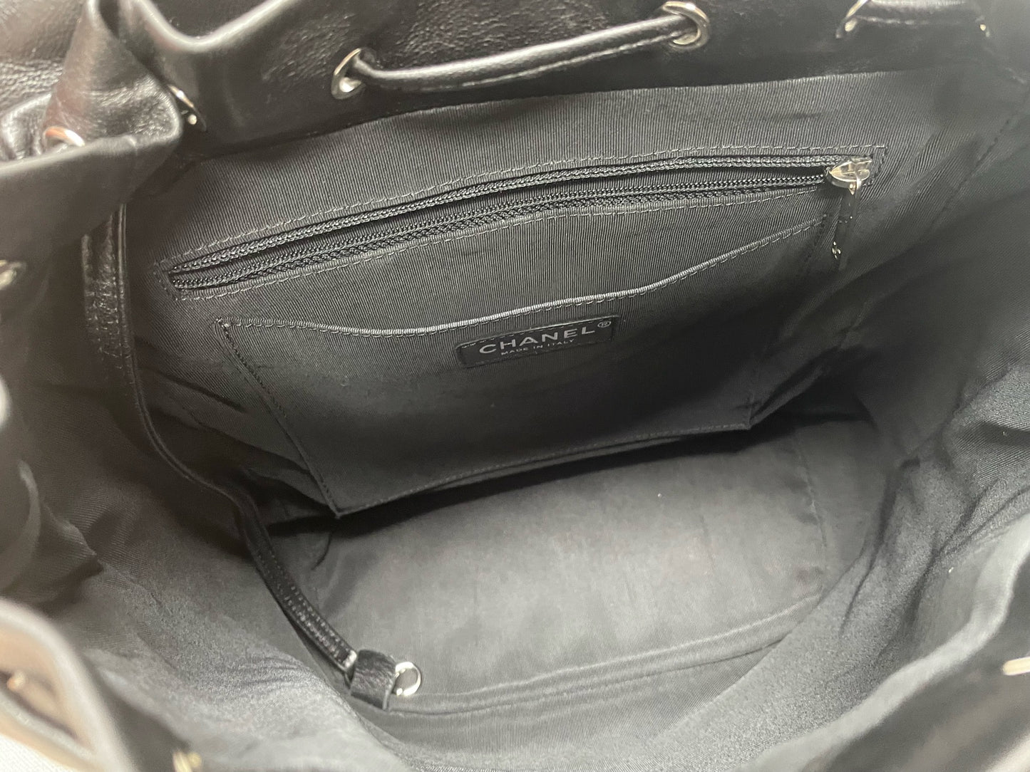 Chanel - Other - Leather - Black - (medium)