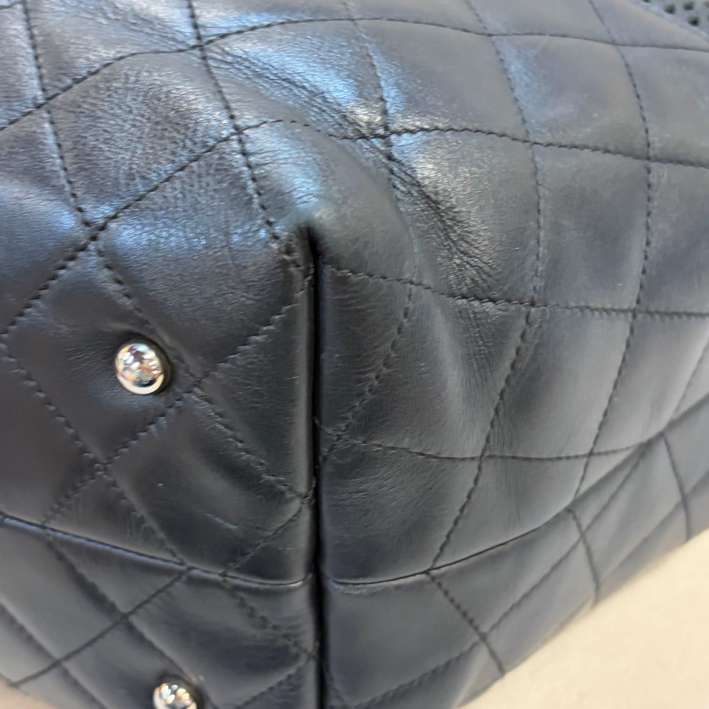 Chanel - Other - Leather - Black - (medium)