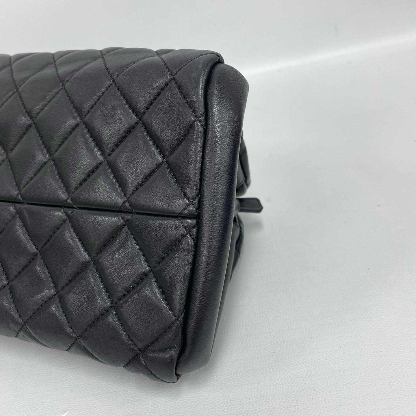 Chanel - Other - Leather - Black - (medium)