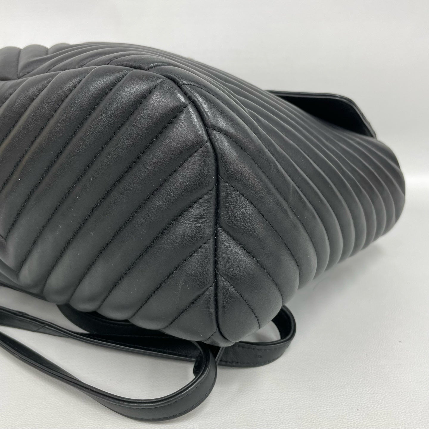 Chanel - Other - Leather - Black - (medium)