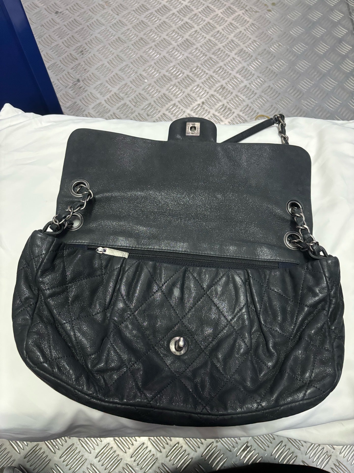 Chanel - Other - Leather - Black - (medium)